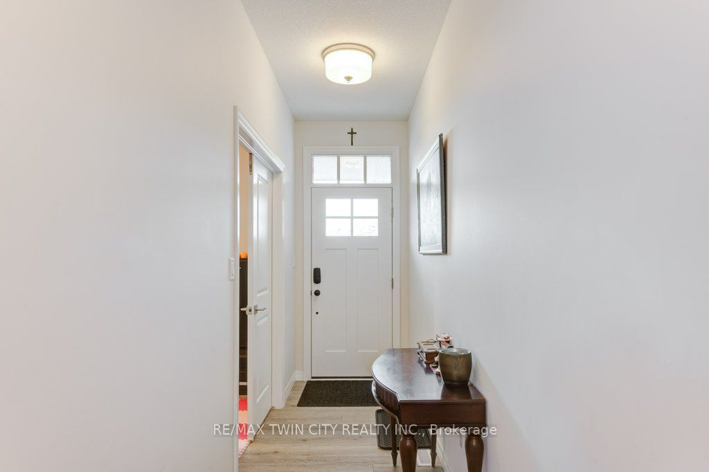 102 Livingston Drive Property Photo 4