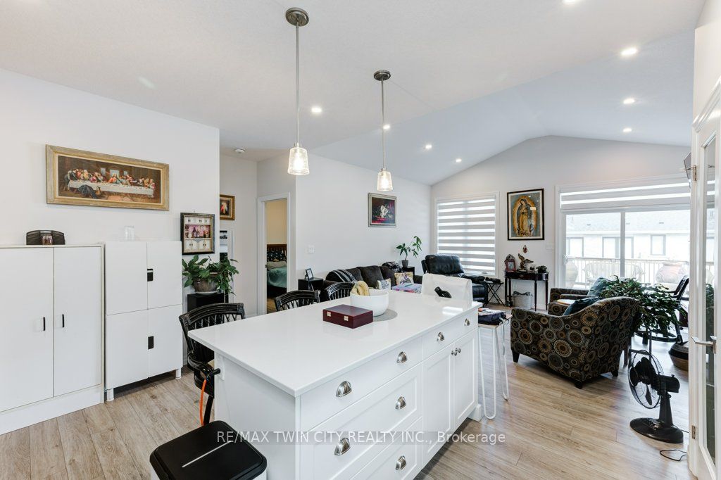 102 Livingston Drive Property Photo 7