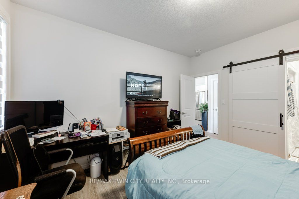 102 Livingston Drive Property Photo 10