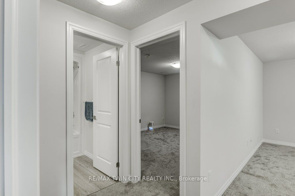102 Livingston Drive Property Photo 15