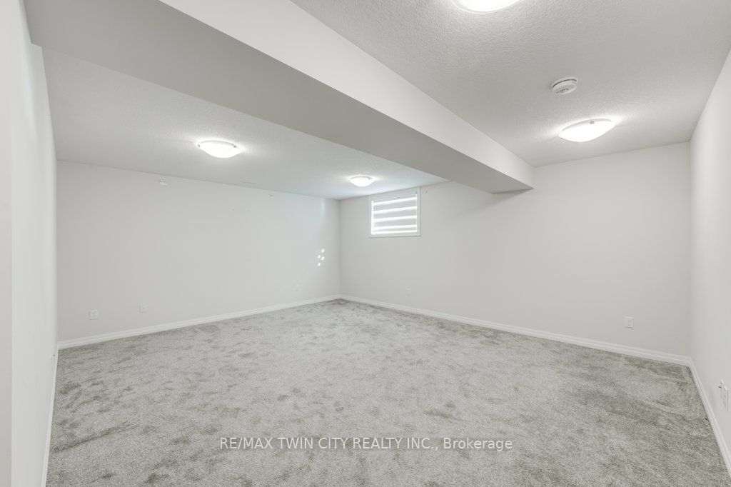 102 Livingston Drive Property Photo 16