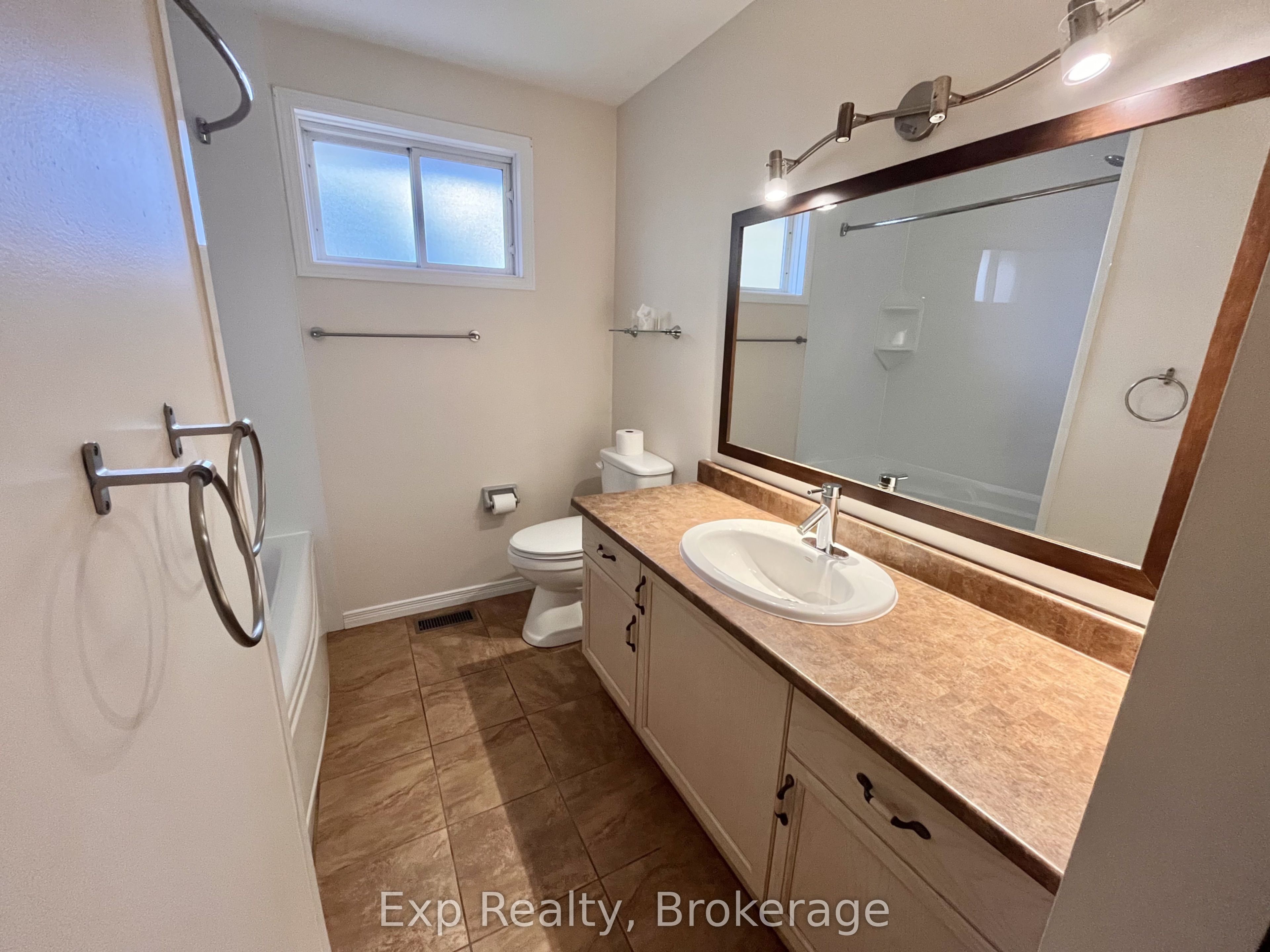 27 Loraine Avenue Property Photo 14