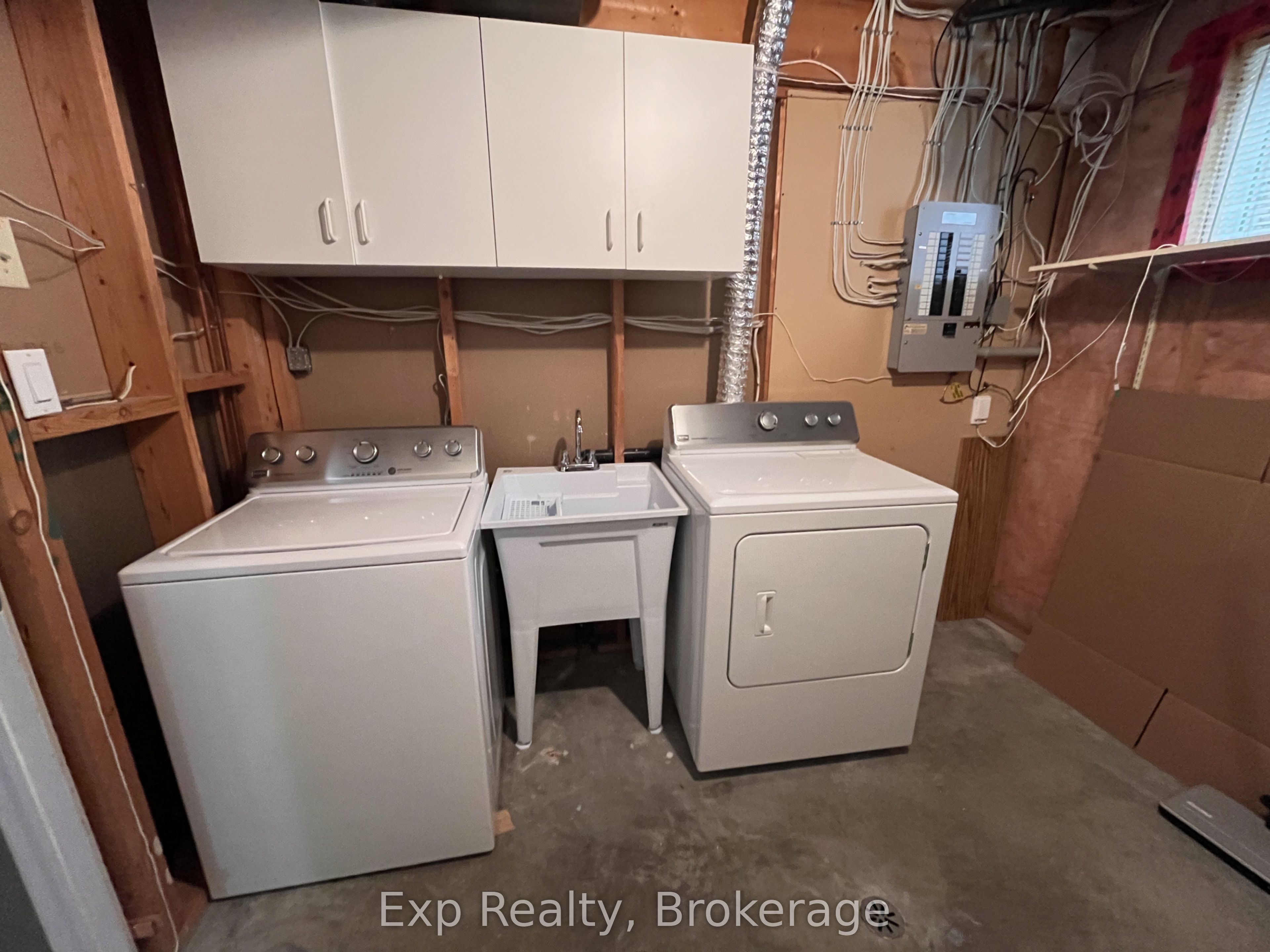 27 Loraine Avenue Property Photo 22
