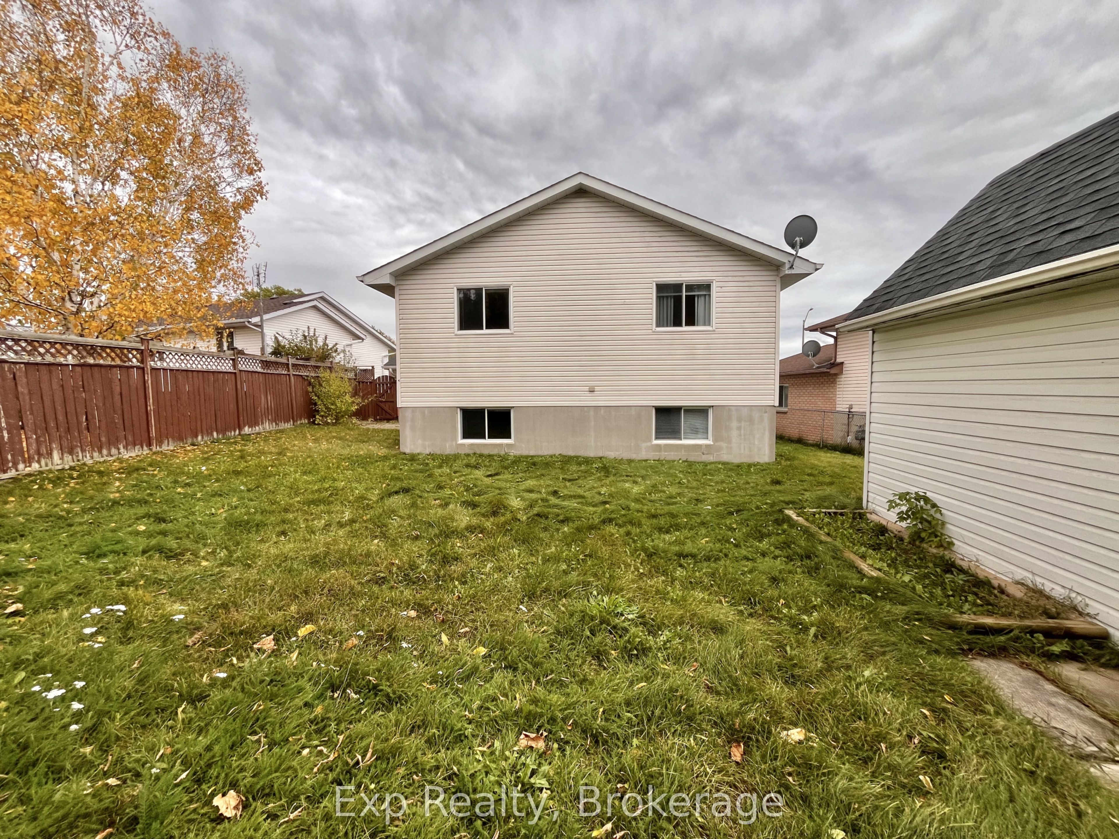 27 Loraine Avenue Property Photo 23