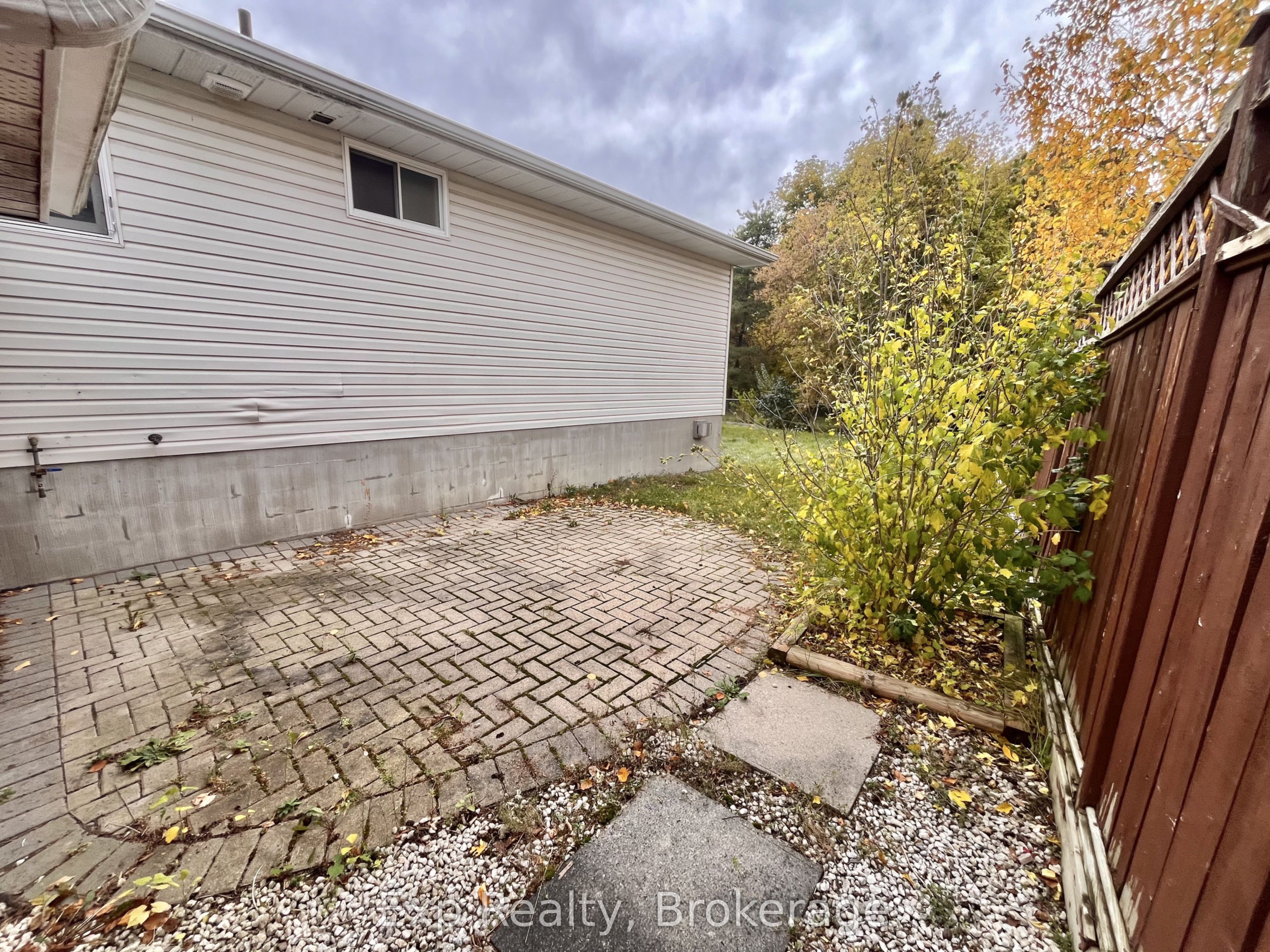 27 Loraine Avenue Property Photo 25