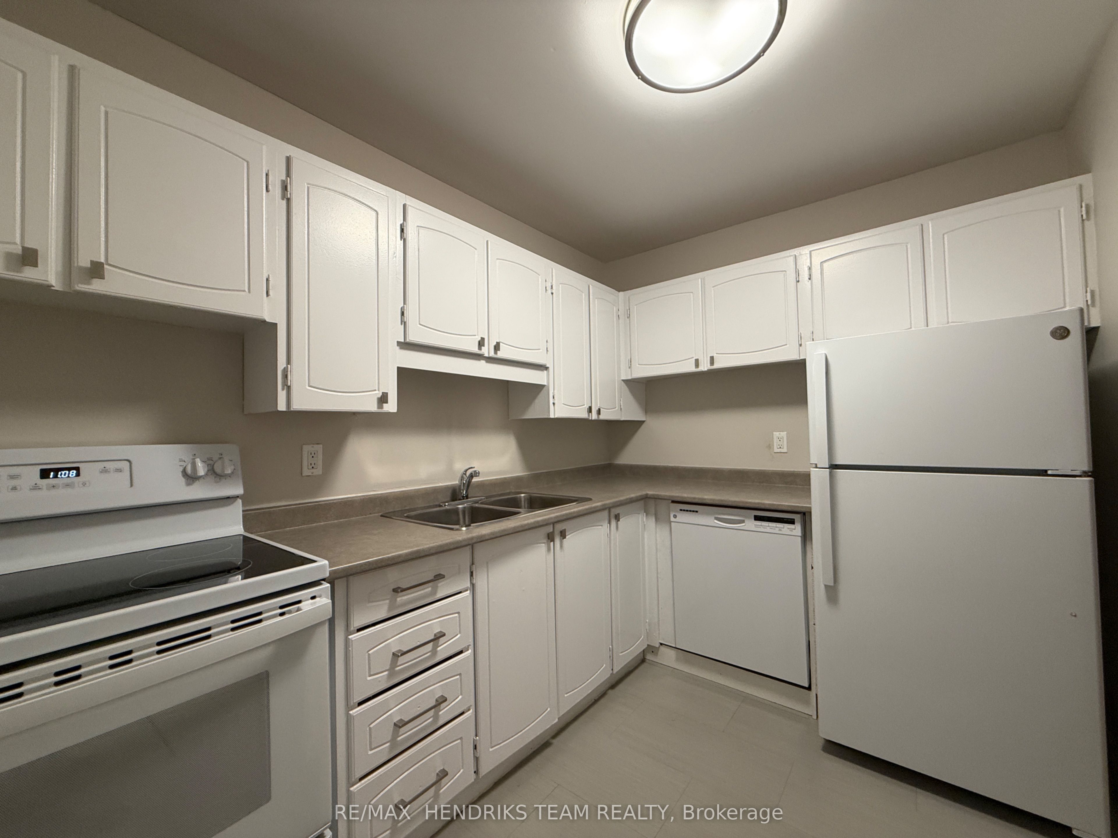 60 Windward Street 204 Property Photo 2