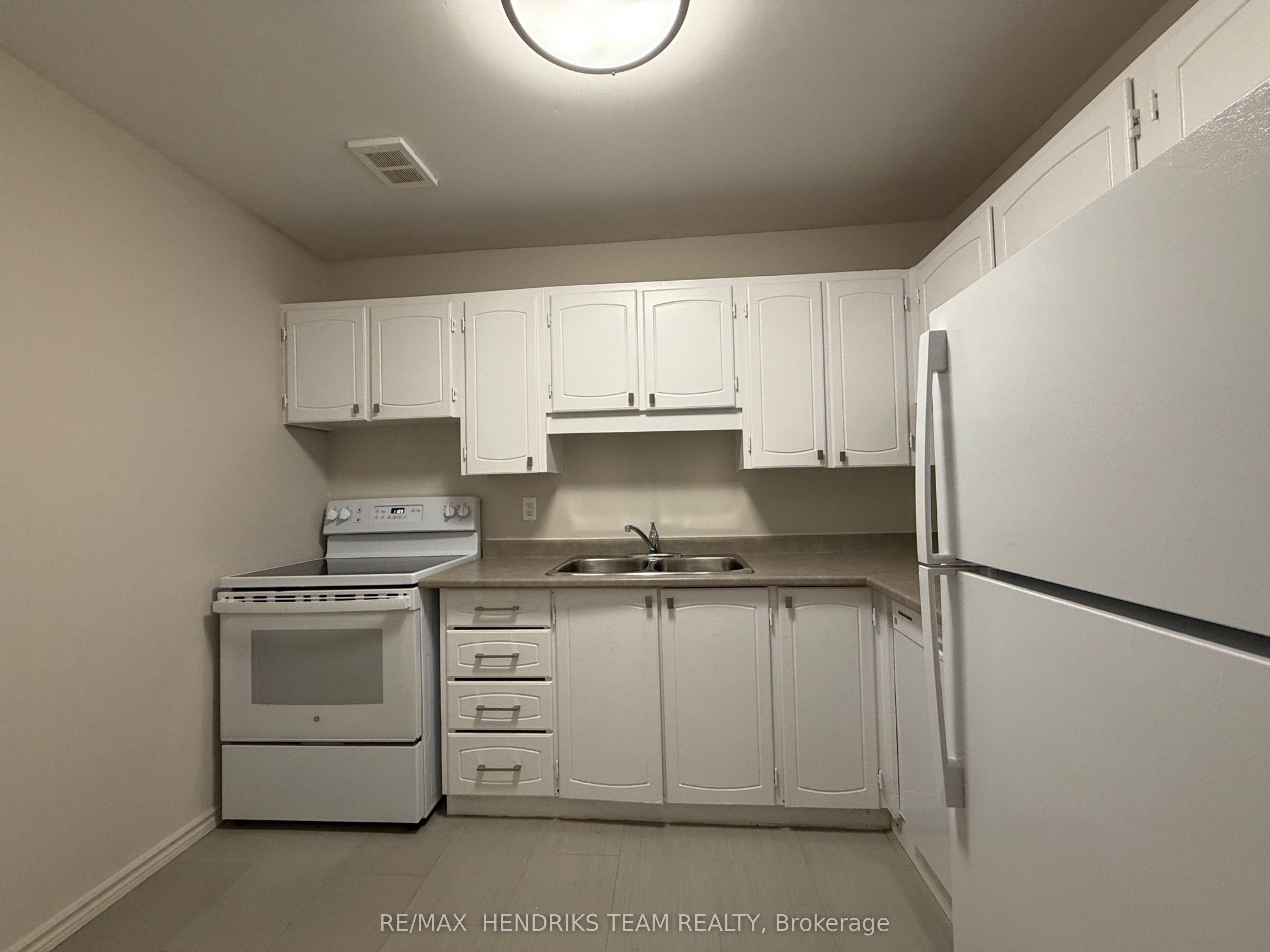 60 Windward Street 204 Property Photo 3