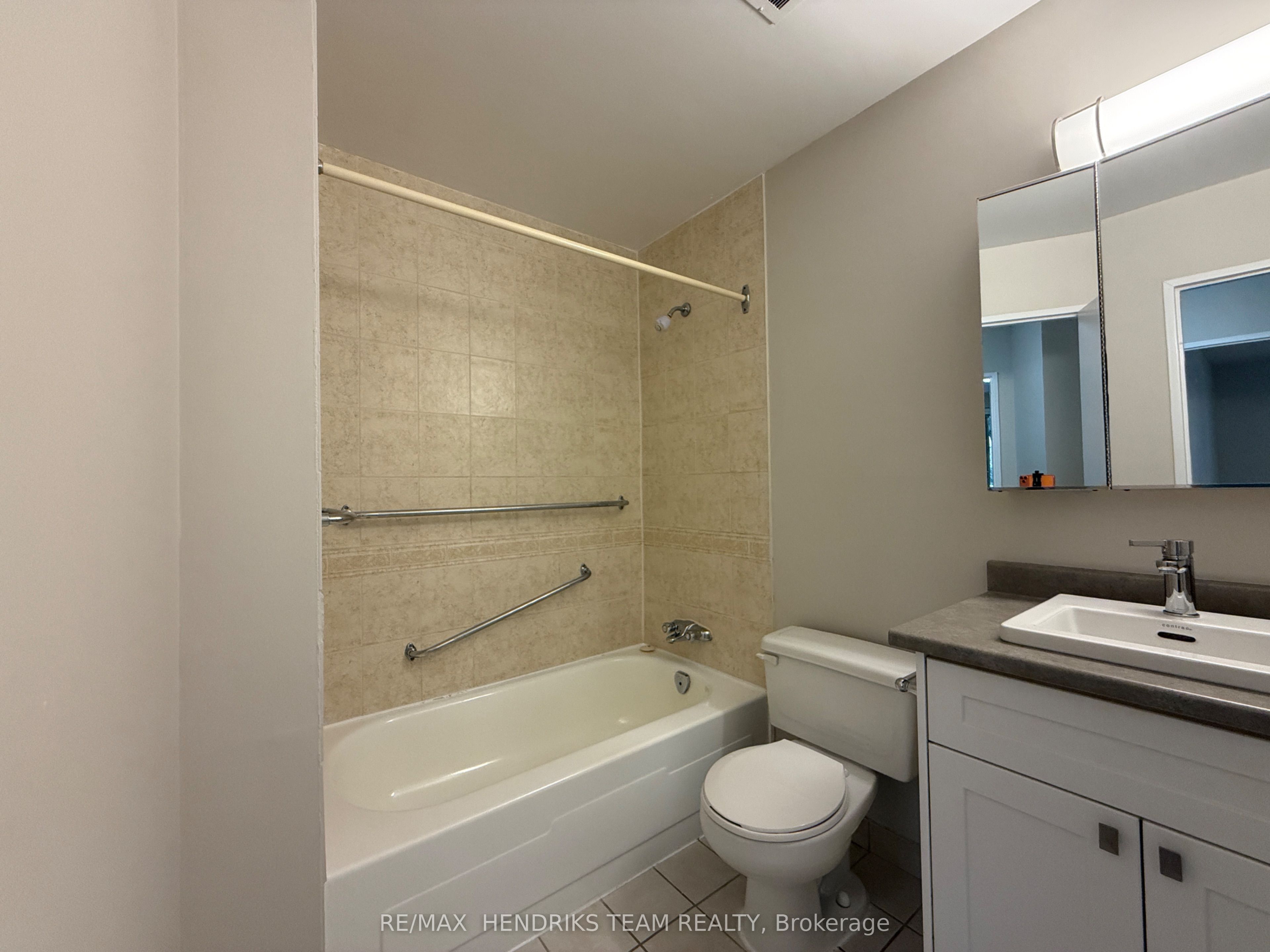 60 Windward Street 204 Property Photo 9