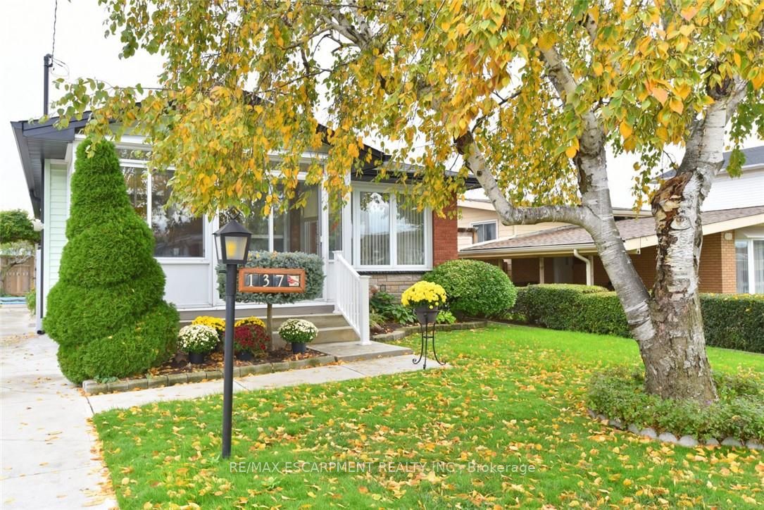 137 Fielding Crescent Property Photo 4
