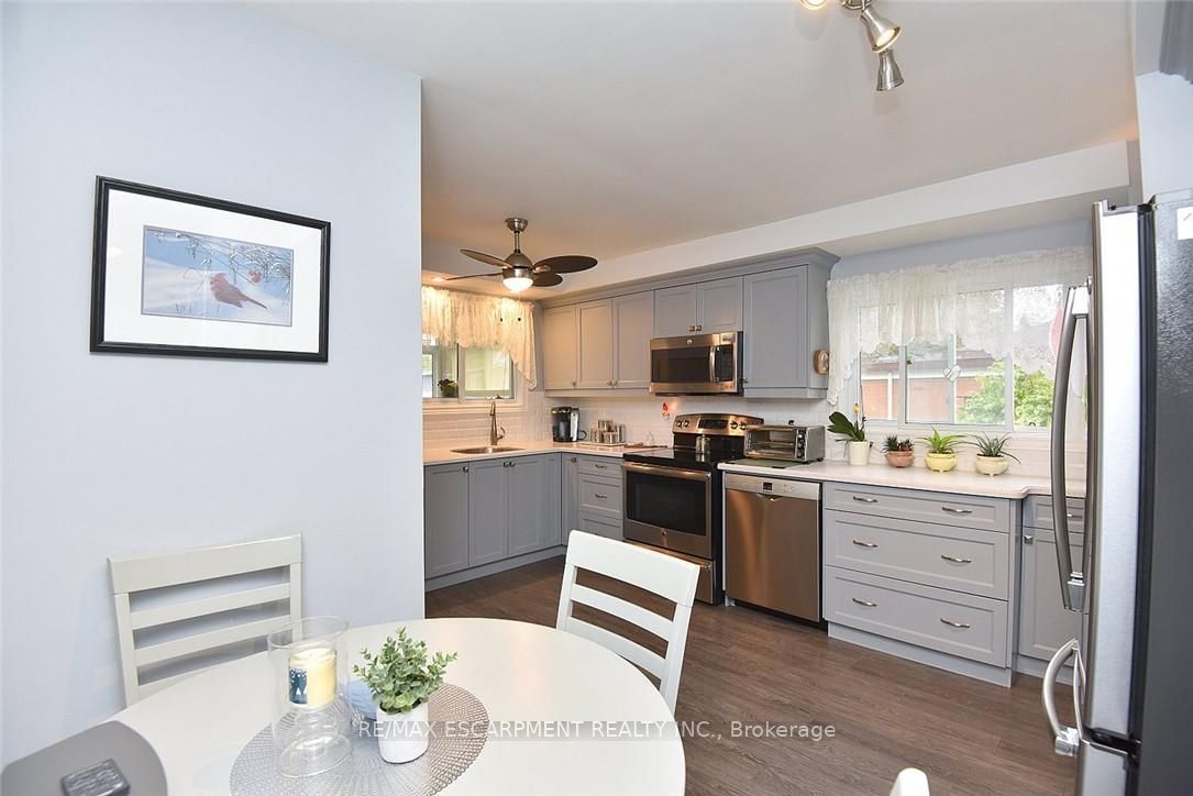 137 Fielding Crescent Property Photo 14