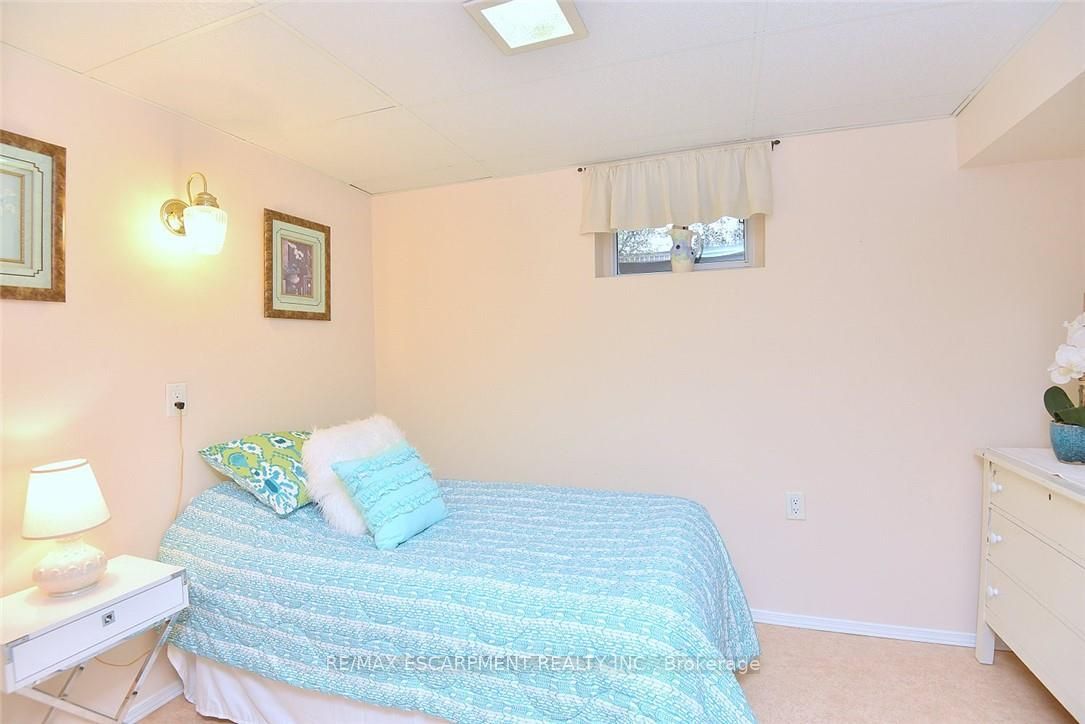 137 Fielding Crescent Property Photo 29