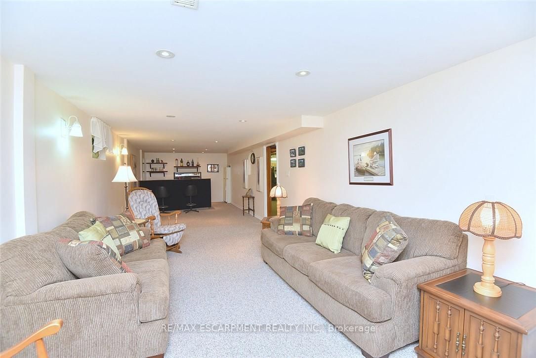 137 Fielding Crescent Property Photo 31