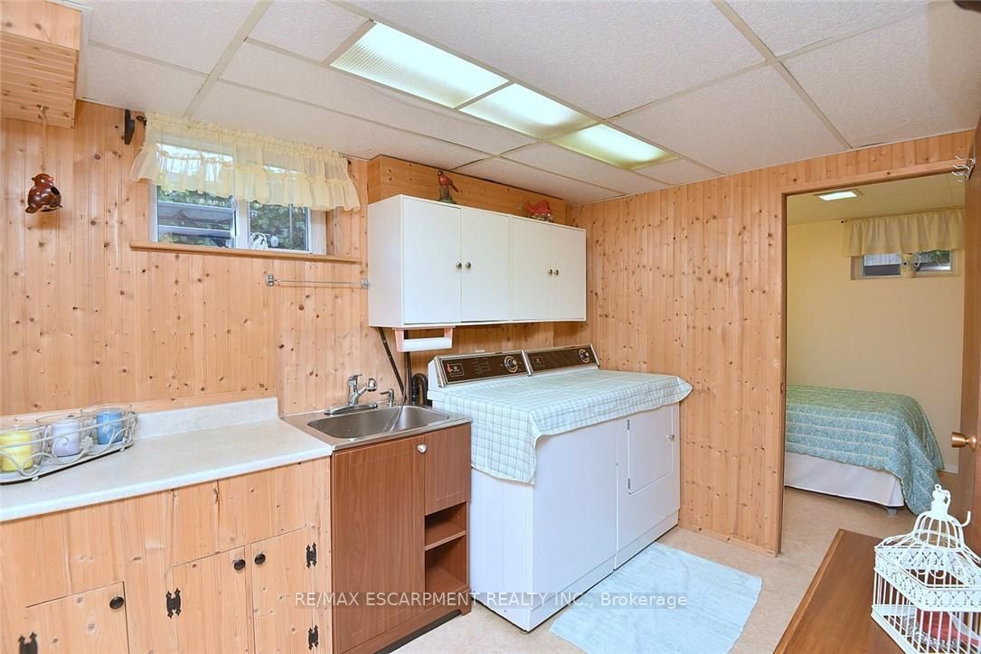 137 Fielding Crescent Property Photo 33