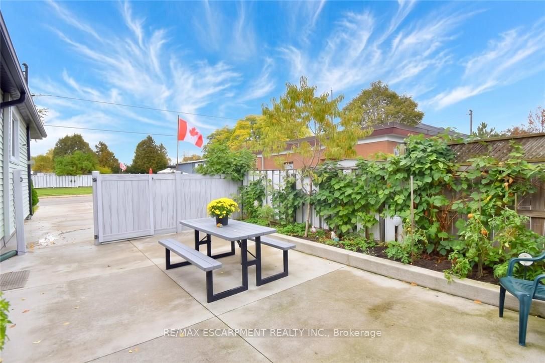137 Fielding Crescent Property Photo 38