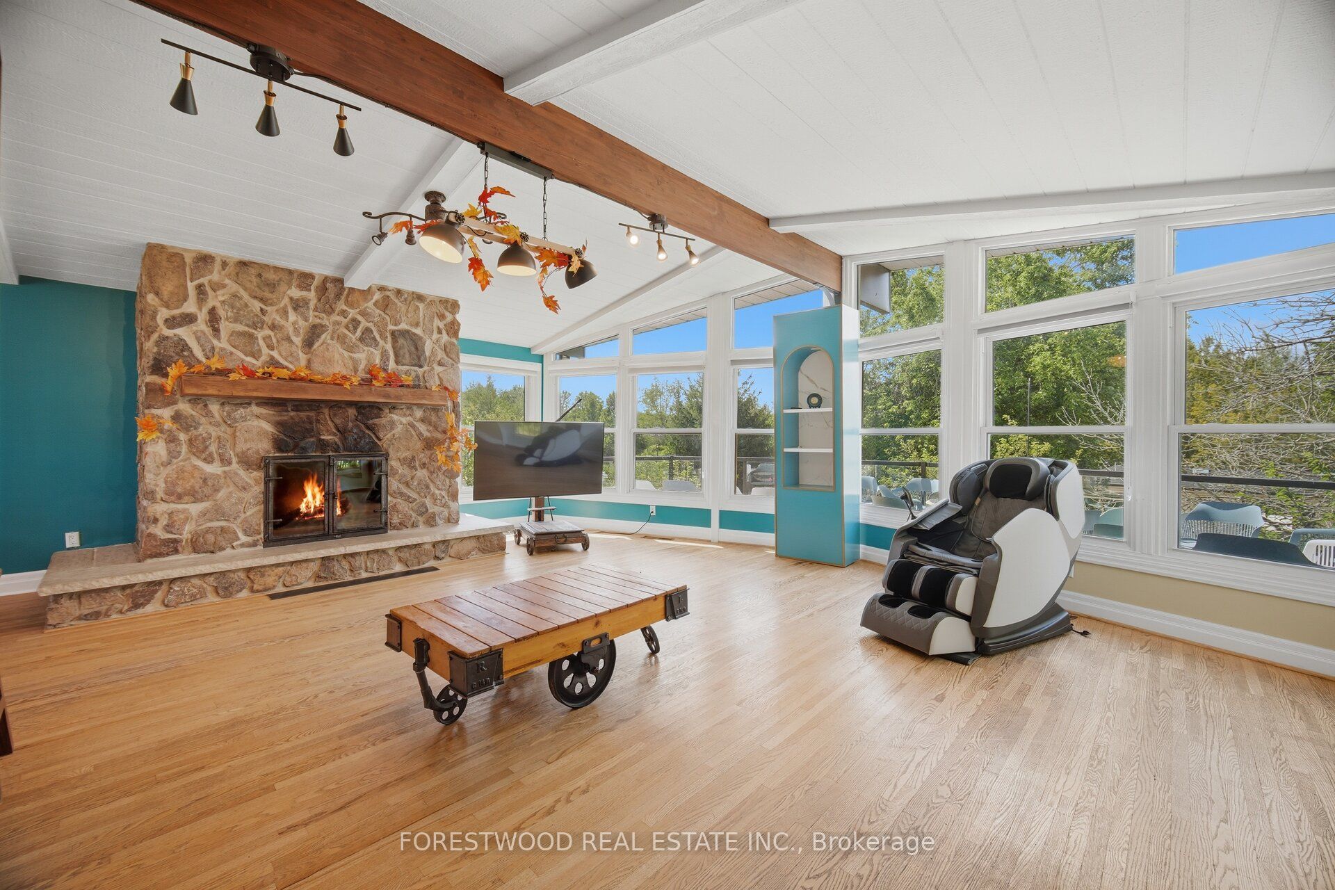 5688 Sixth Line Property Photo 8
