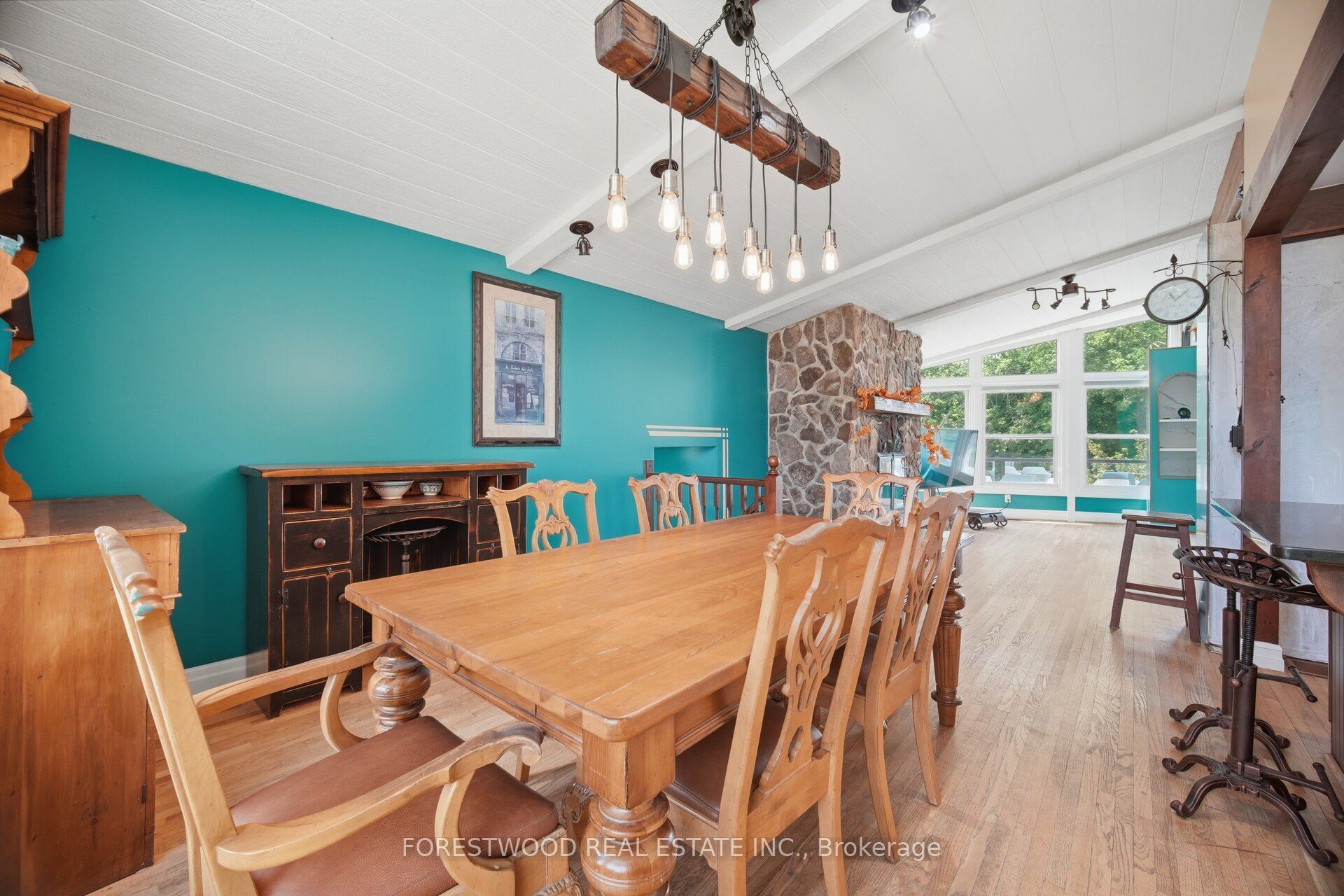5688 Sixth Line Property Photo 9