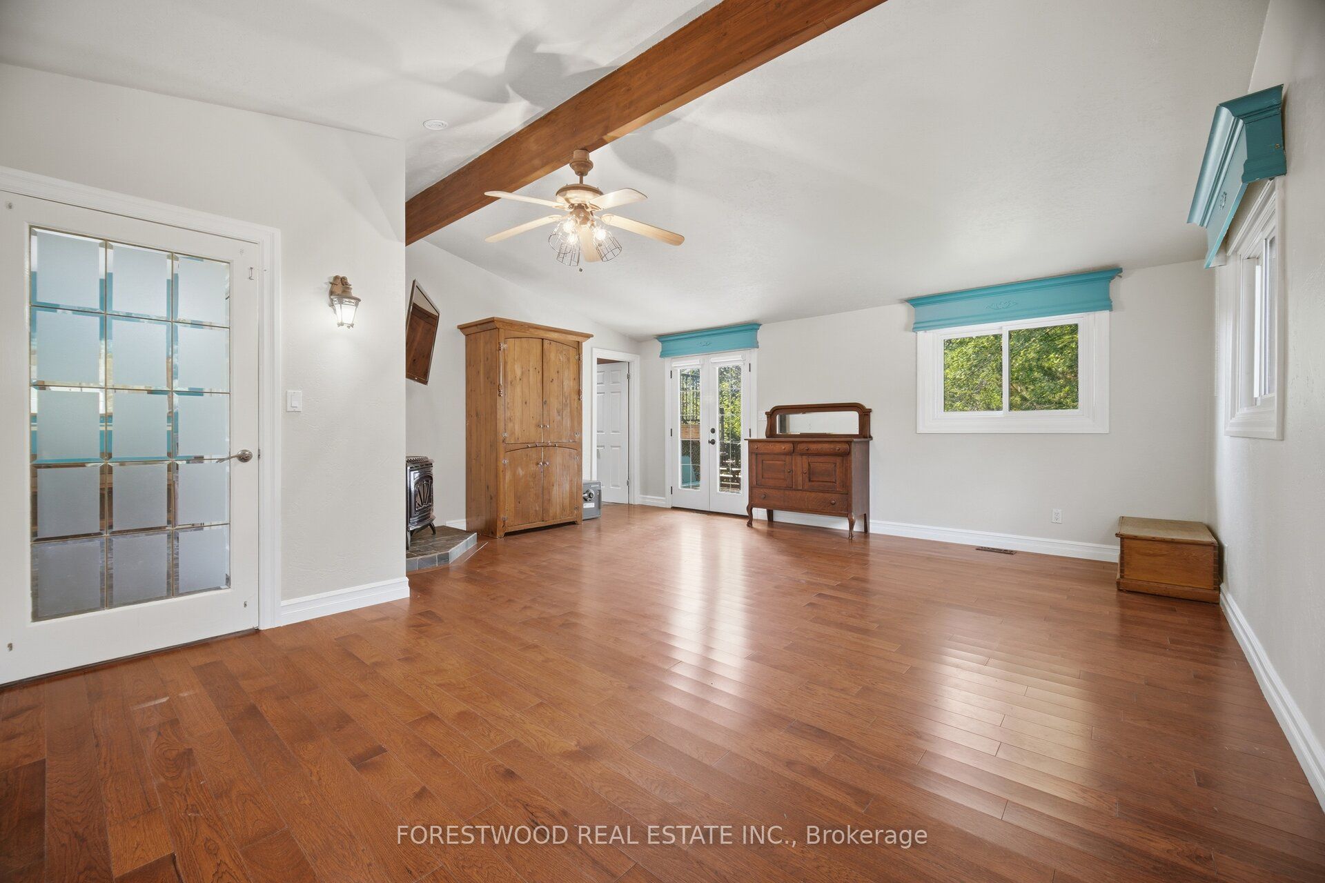 5688 Sixth Line Property Photo 13