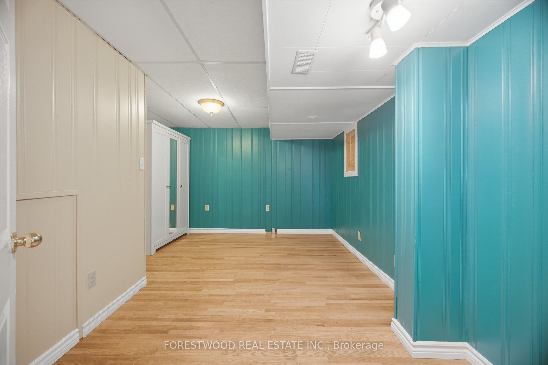 5688 Sixth Line Property Photo 19