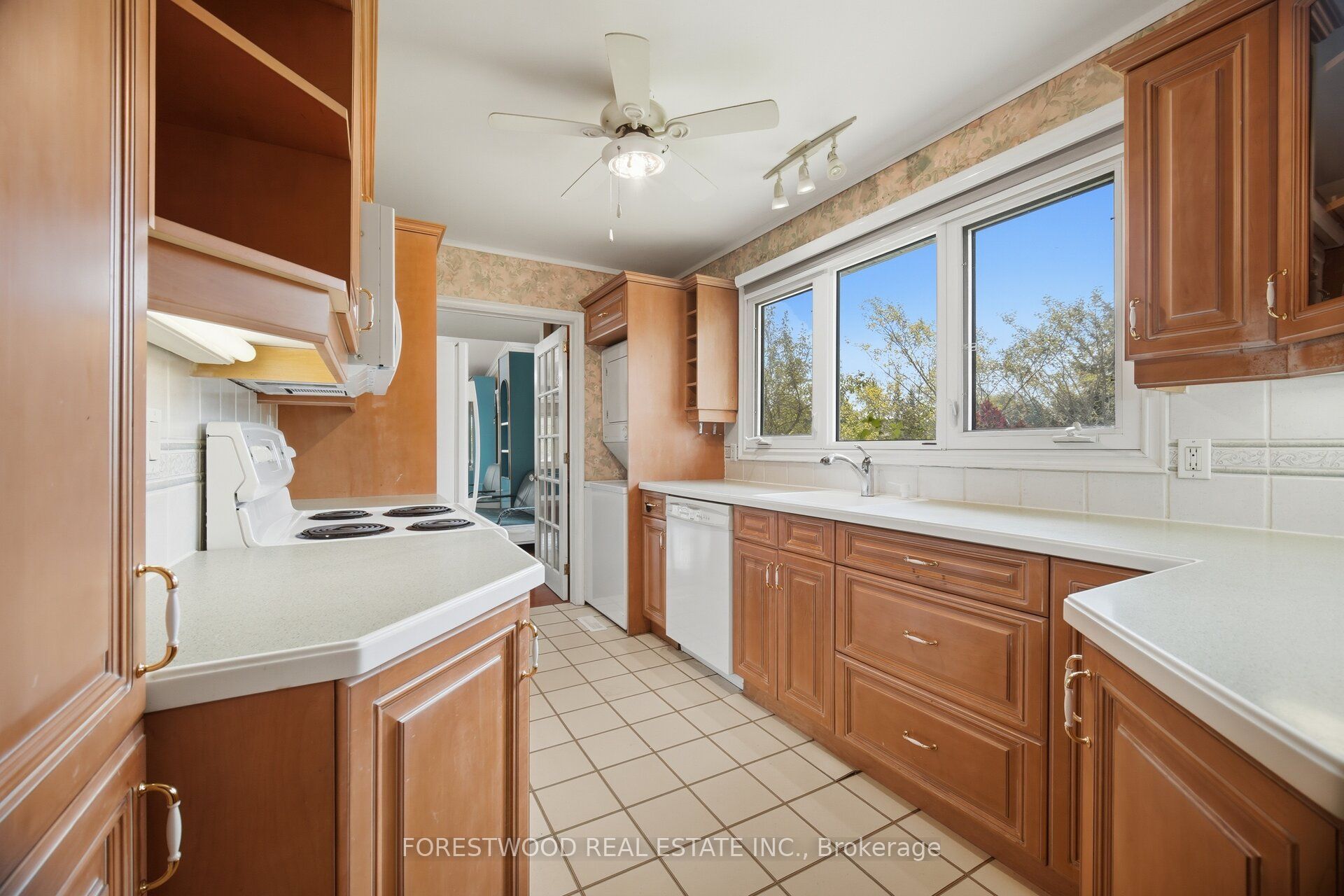 5688 Sixth Line Property Photo 25