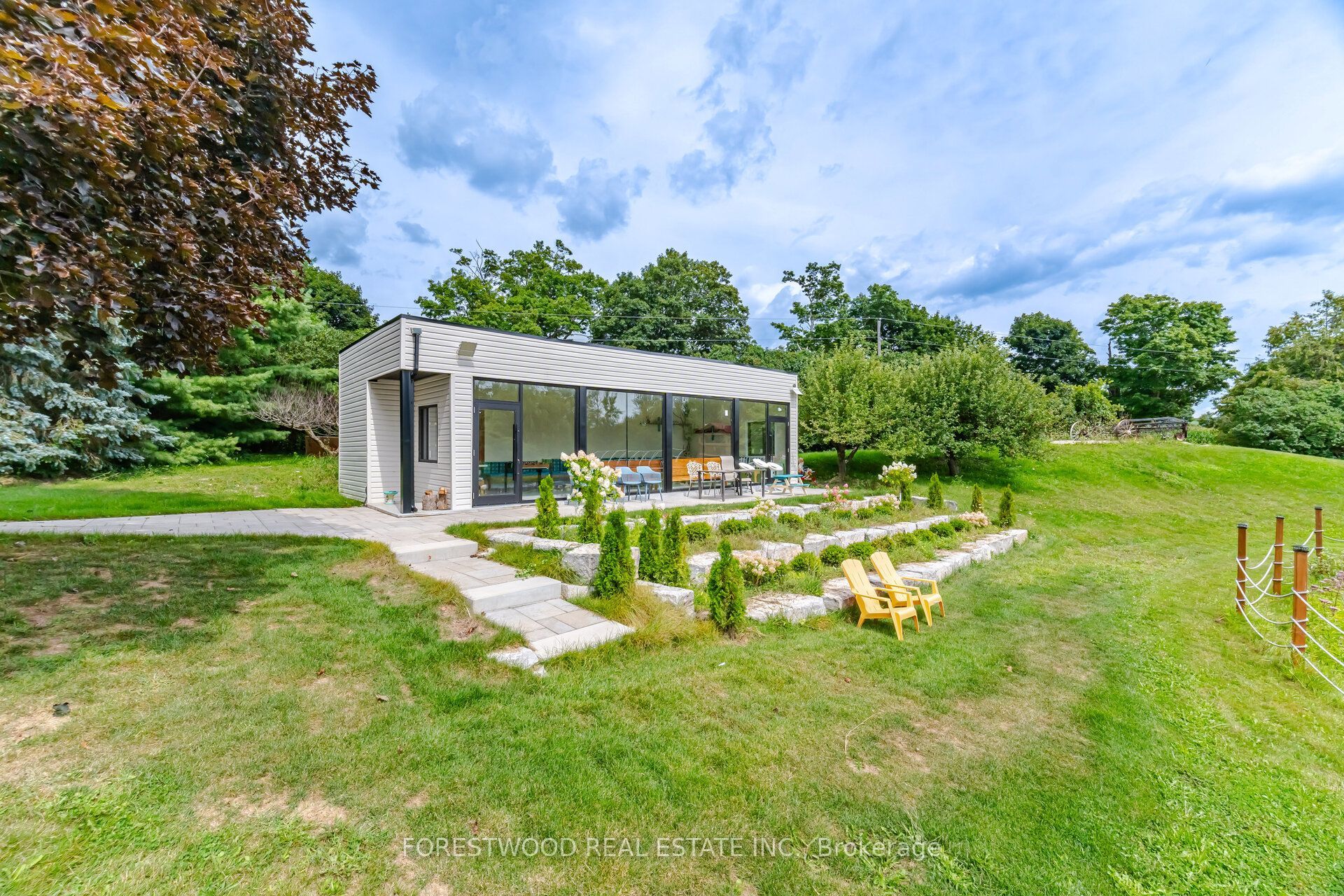 5688 Sixth Line Property Photo 40