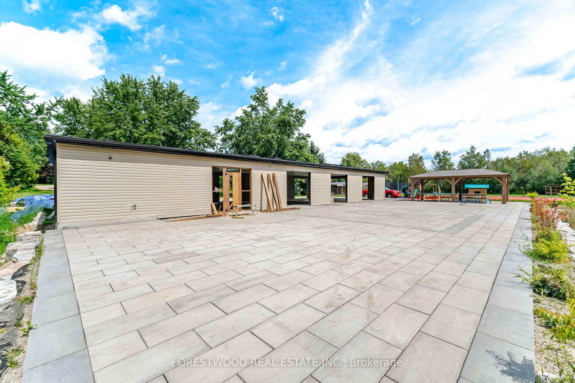 5688 Sixth Line Property Photo 46