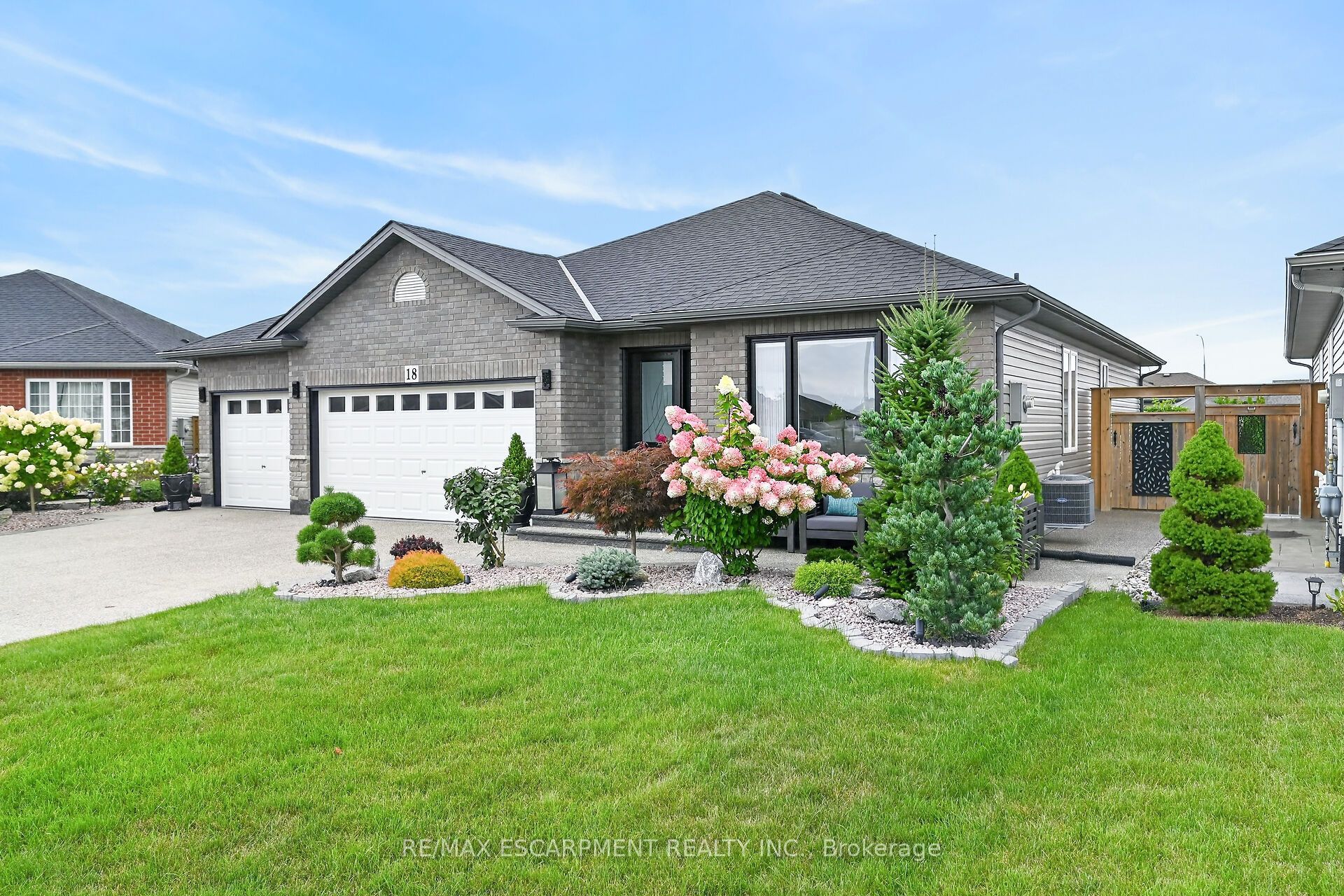 18 Linda Crescent Property Photo 2