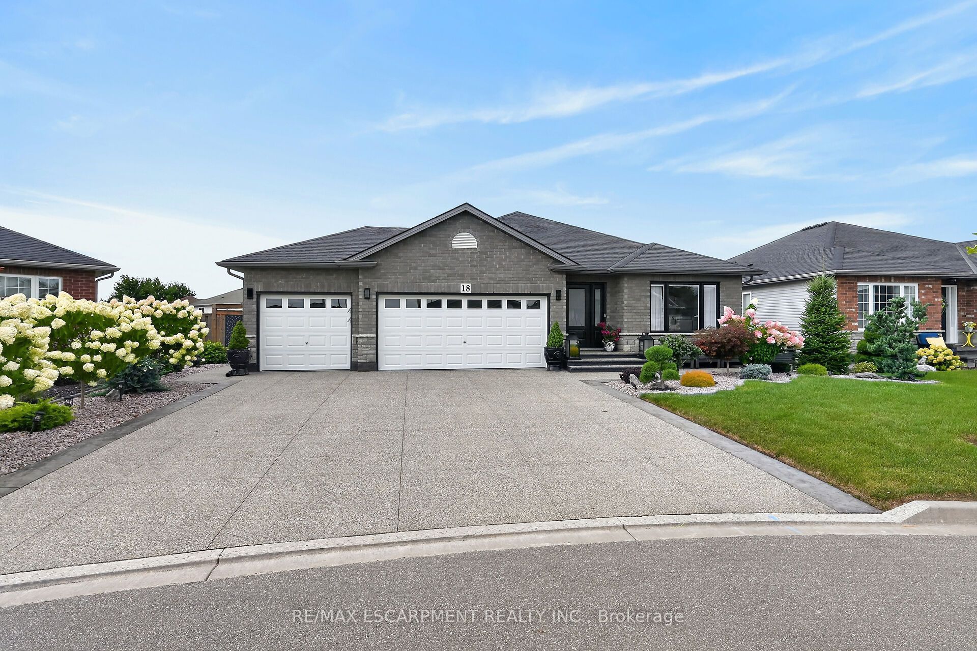 18 Linda Crescent Property Photo 3