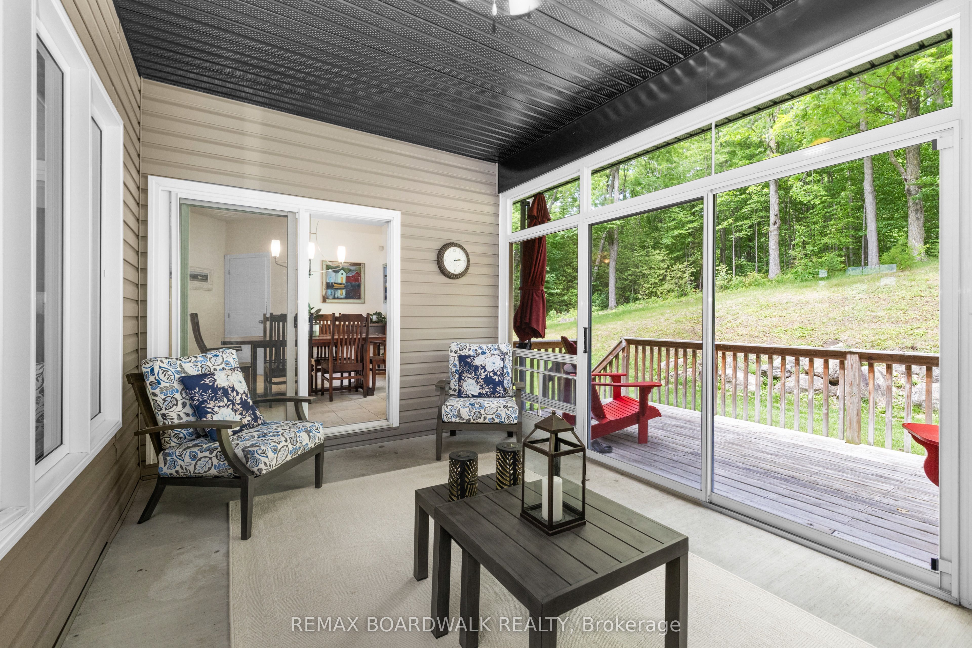 6671 Third Line Road Property Photo 16