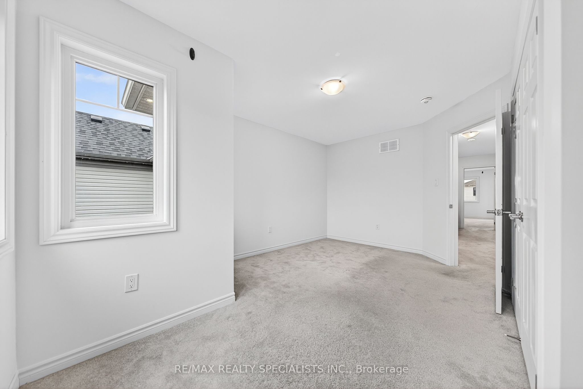 27 Harpin Way W Property Photo 50