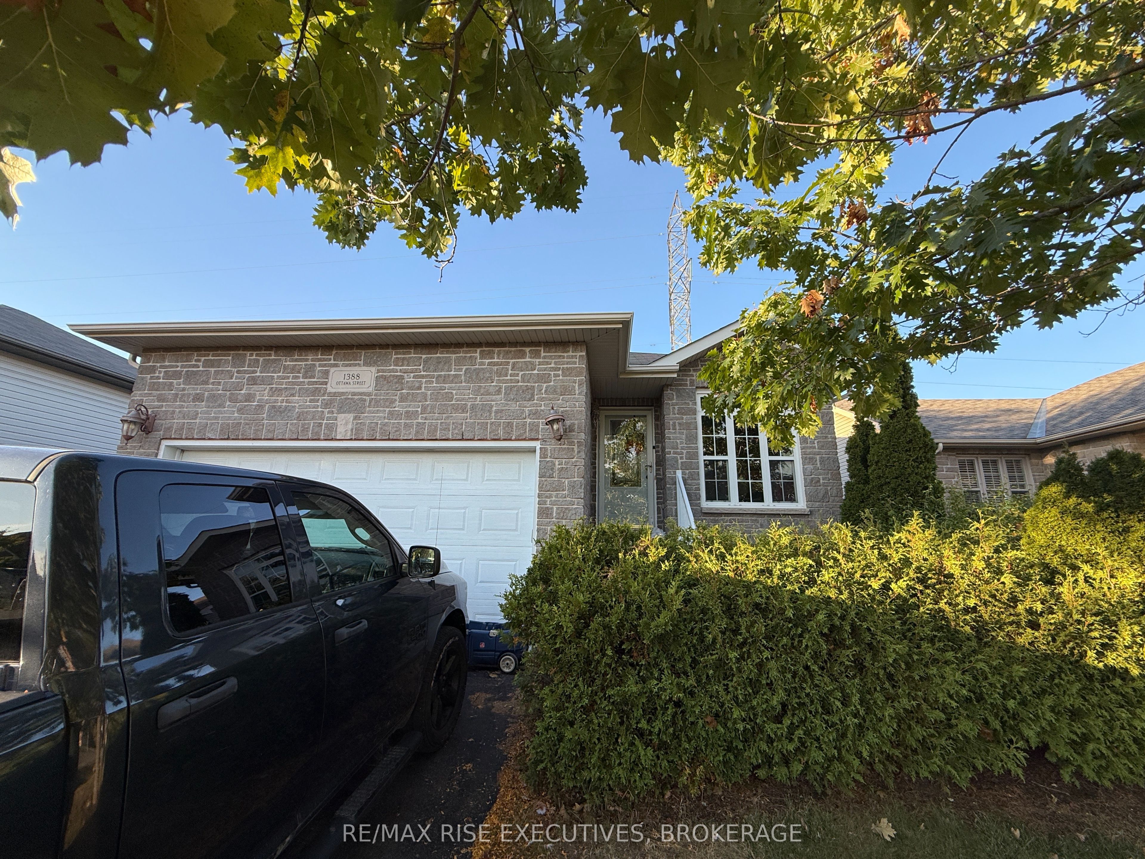 1388 Ottawa Street Property Photo 1