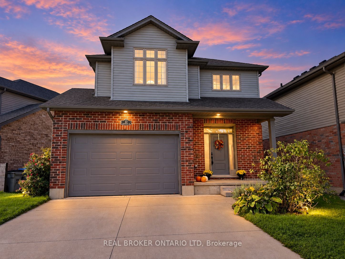 22 Queensway Drive Property Photo 2