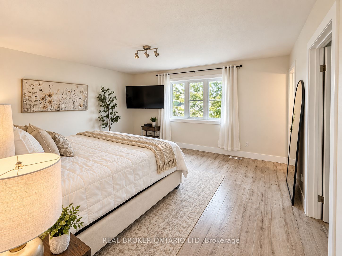 22 Queensway Drive Property Photo 11