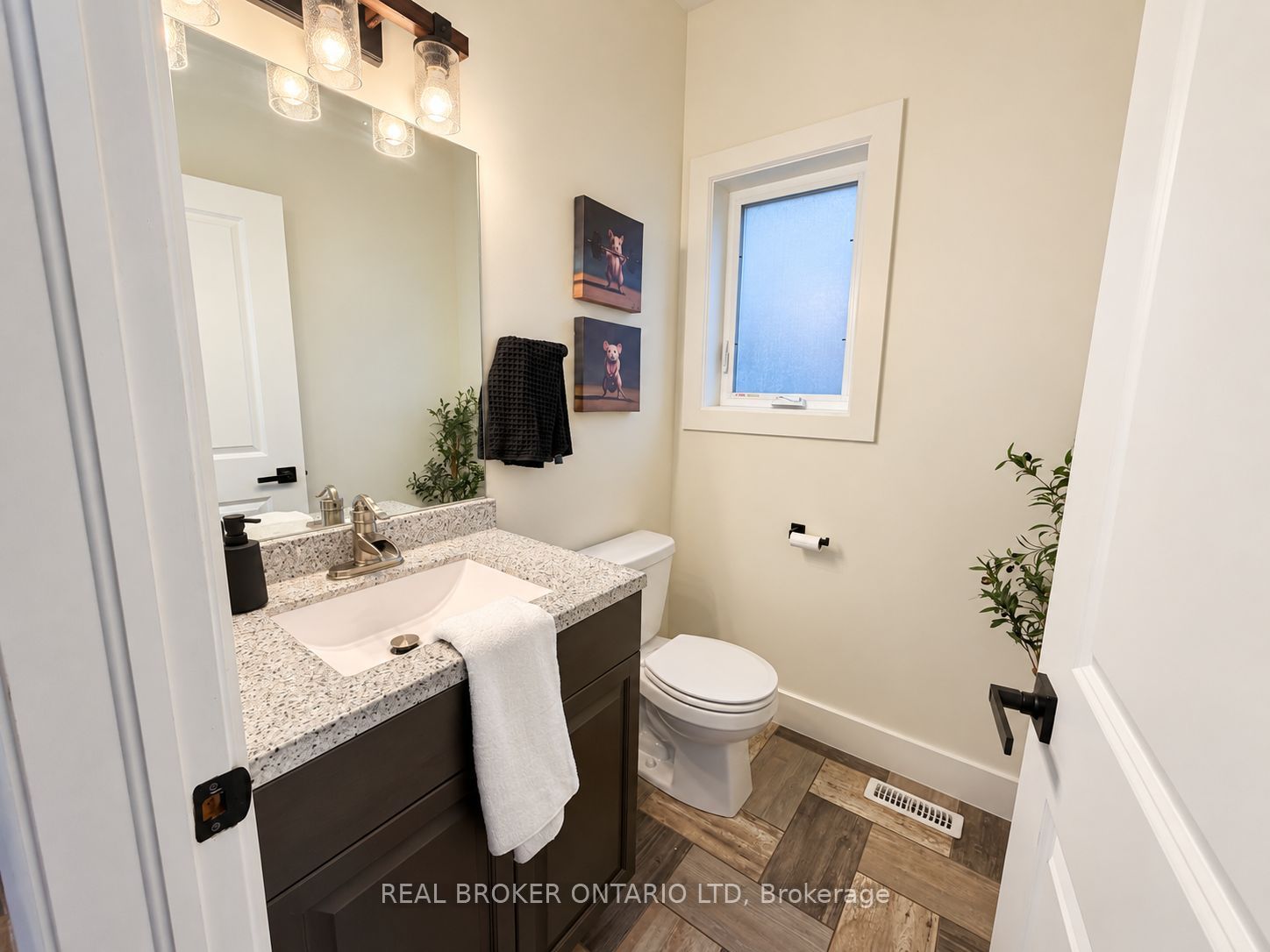 22 Queensway Drive Property Photo 16