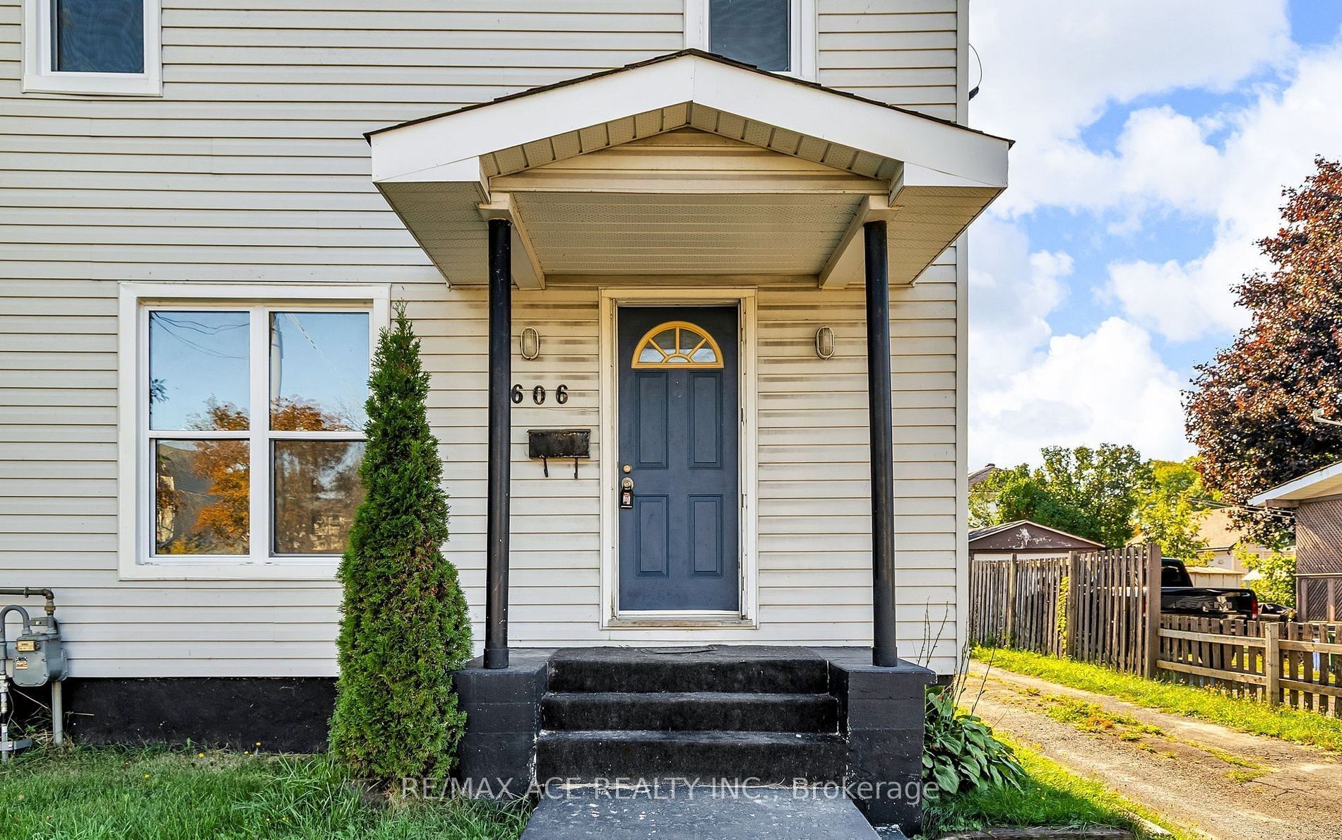 1606 Pitt Street Property Photo 3