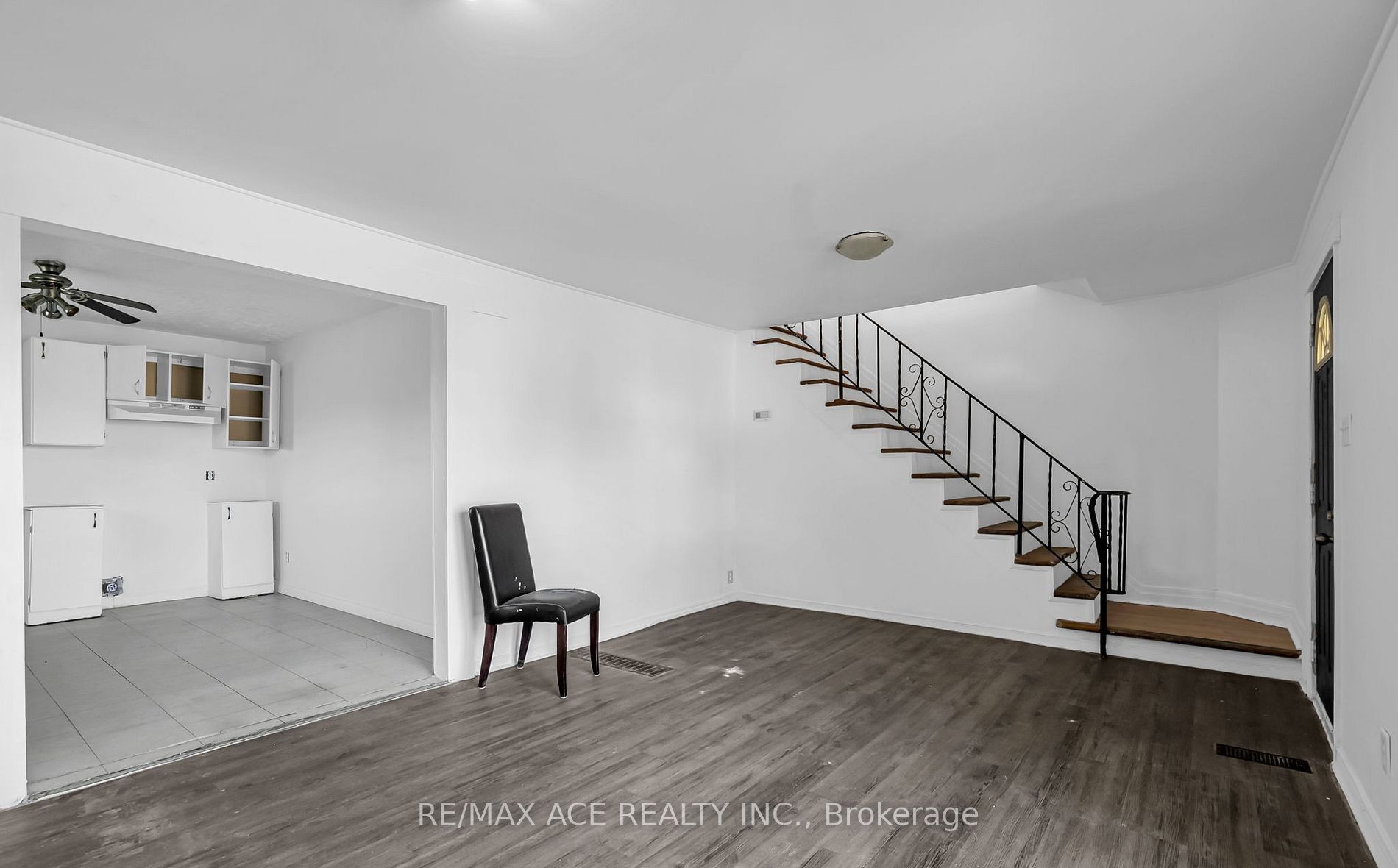 1606 Pitt Street Property Photo 5