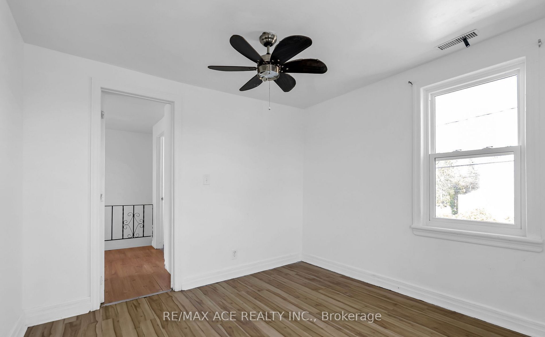 1606 Pitt Street Property Photo 10
