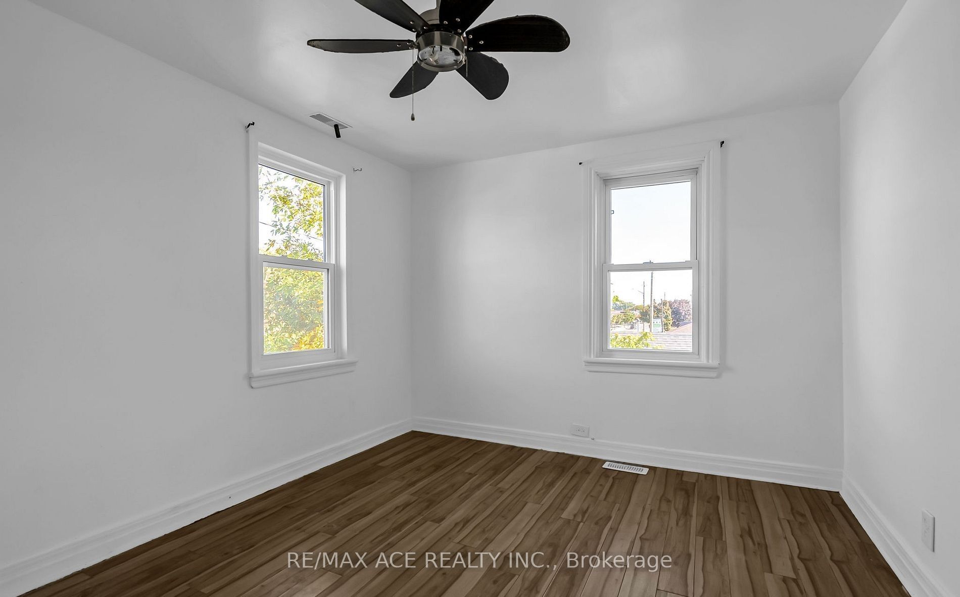 1606 Pitt Street Property Photo 11