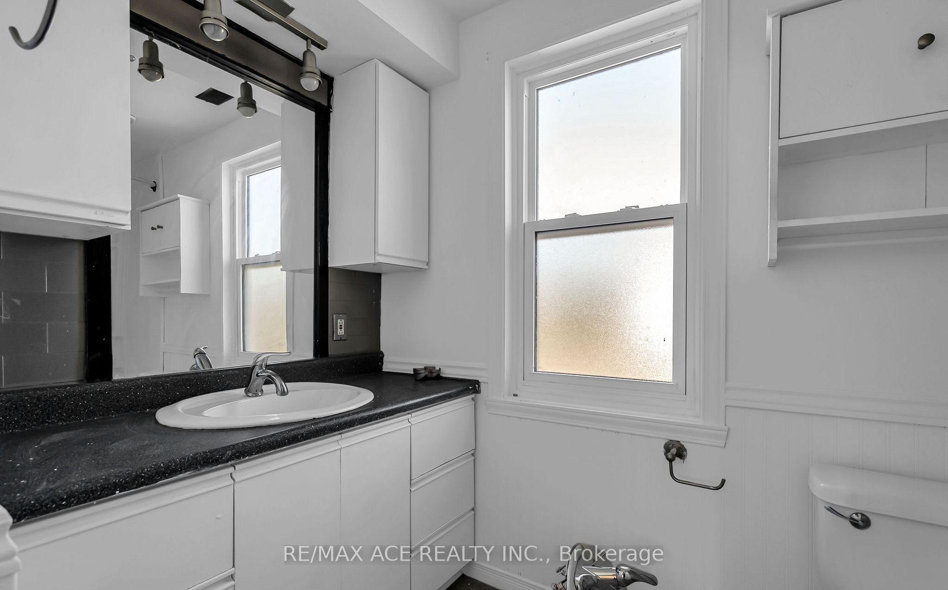 1606 Pitt Street Property Photo 16