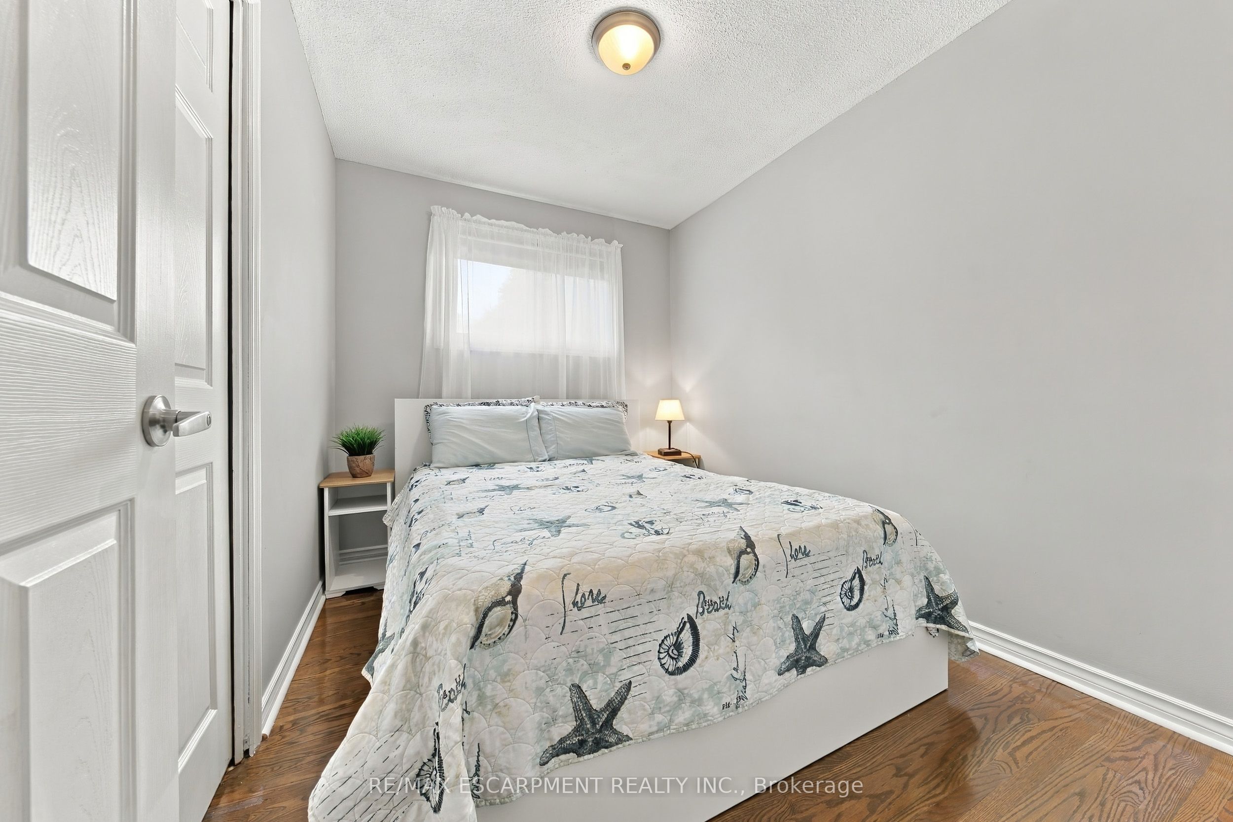 429 Limeridge Road W Property Photo 9