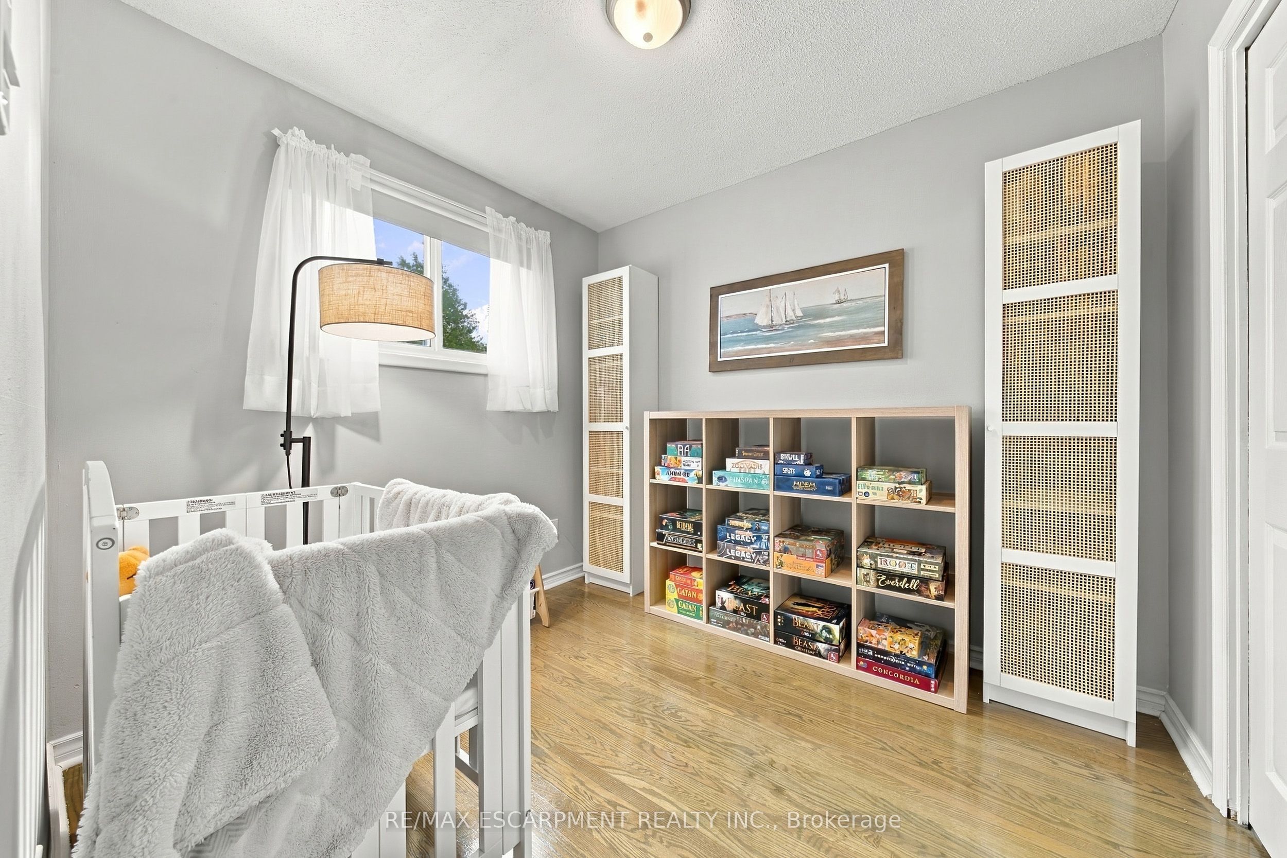 429 Limeridge Road W Property Photo 11