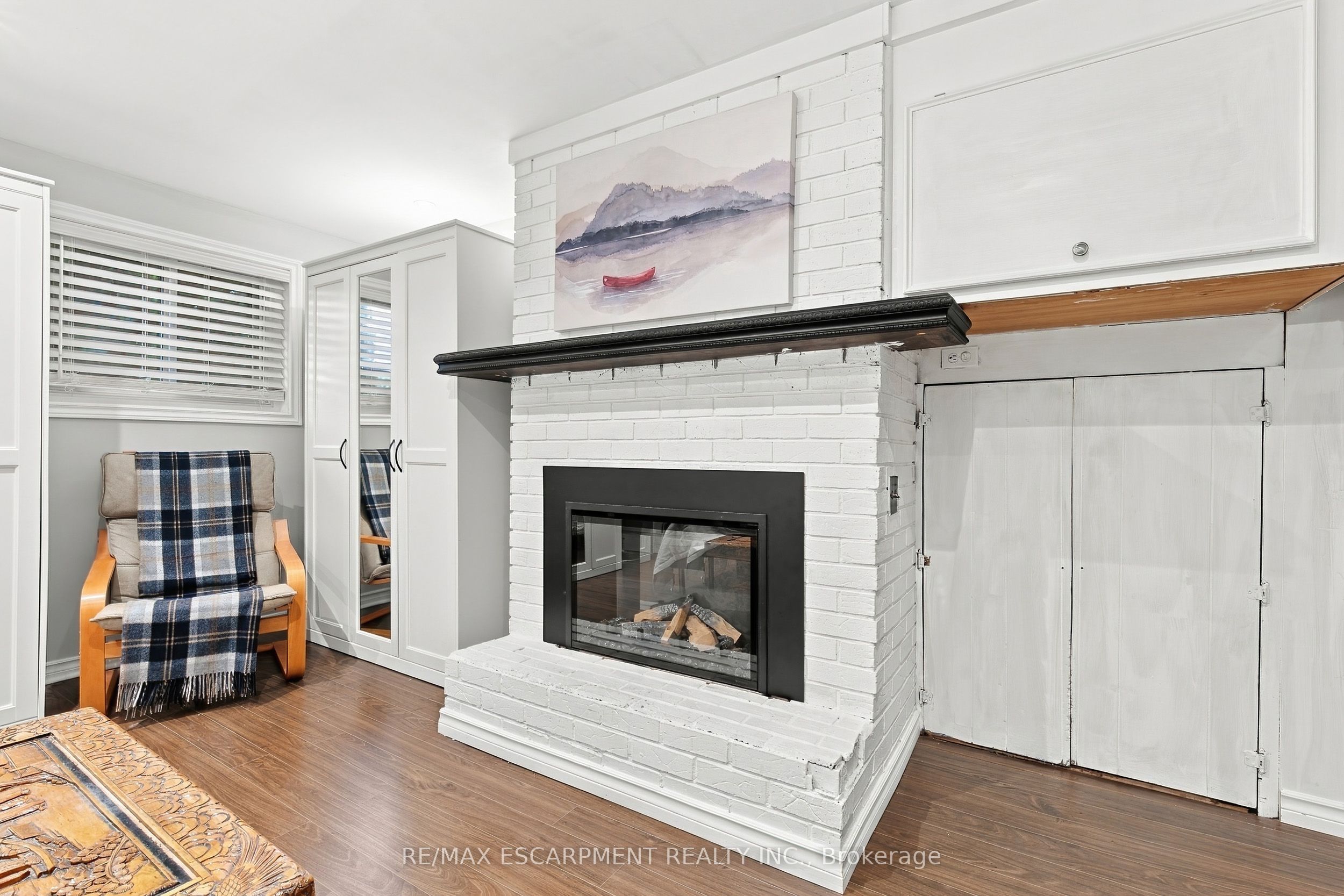 429 Limeridge Road W Property Photo 14