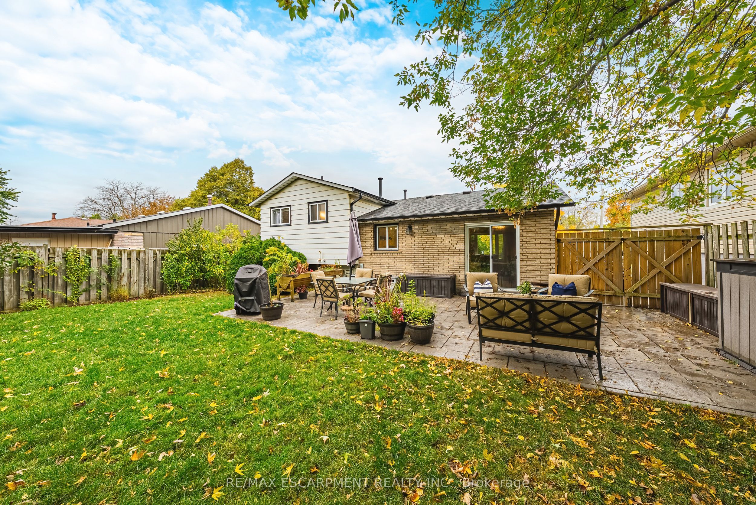 429 Limeridge Road W Property Photo 16
