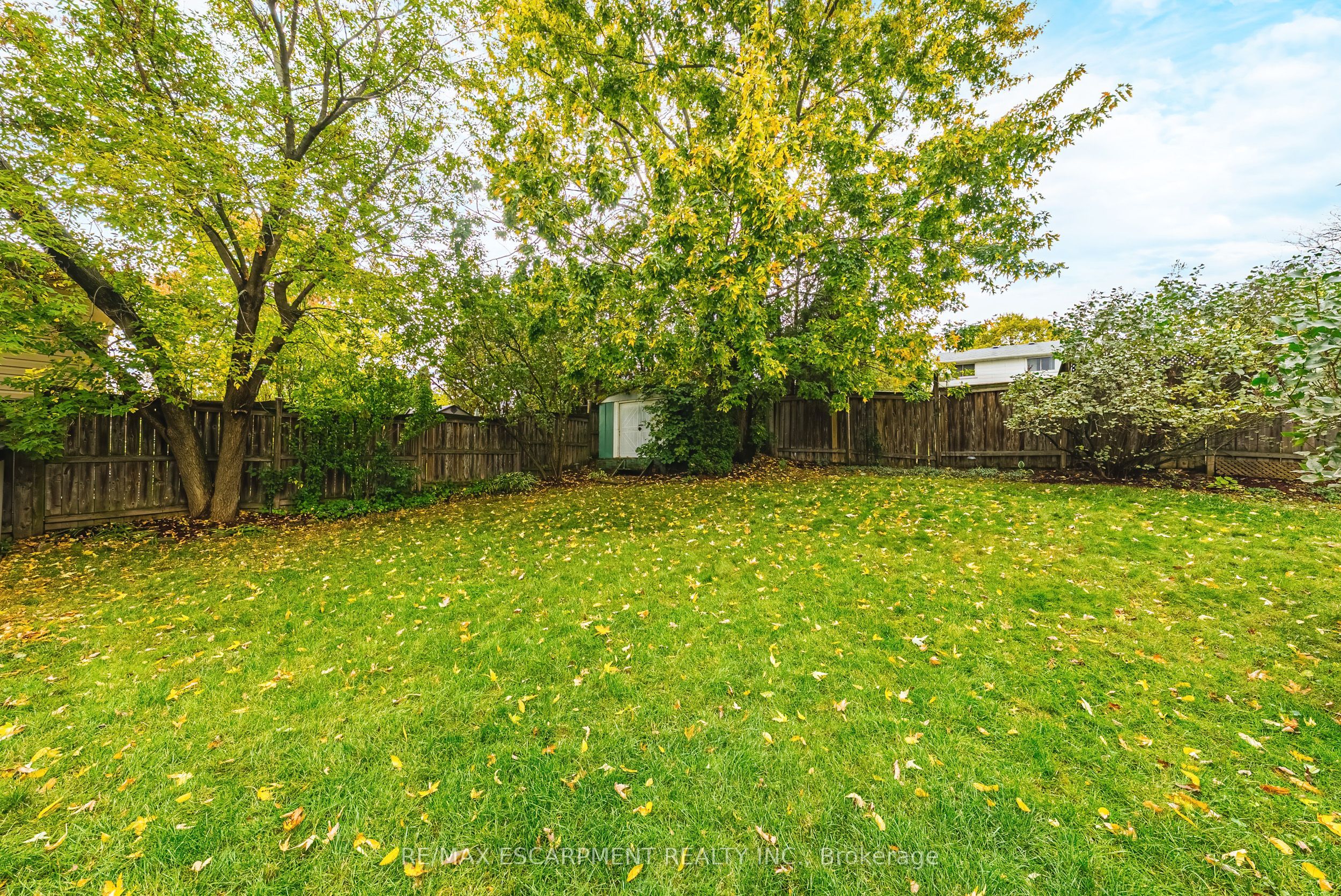 429 Limeridge Road W Property Photo 18