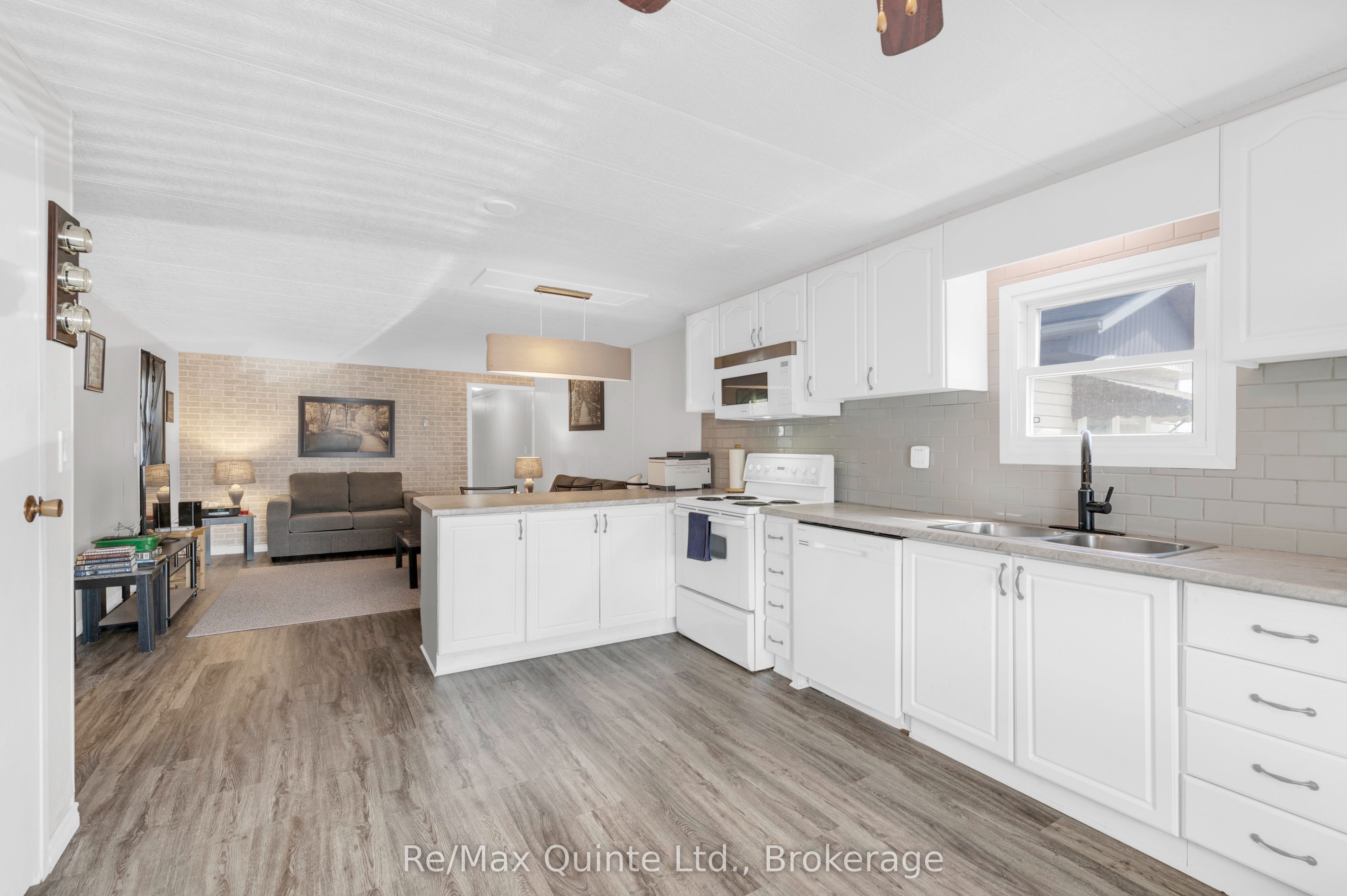 311 Dundas Street 44 Property Photo 12