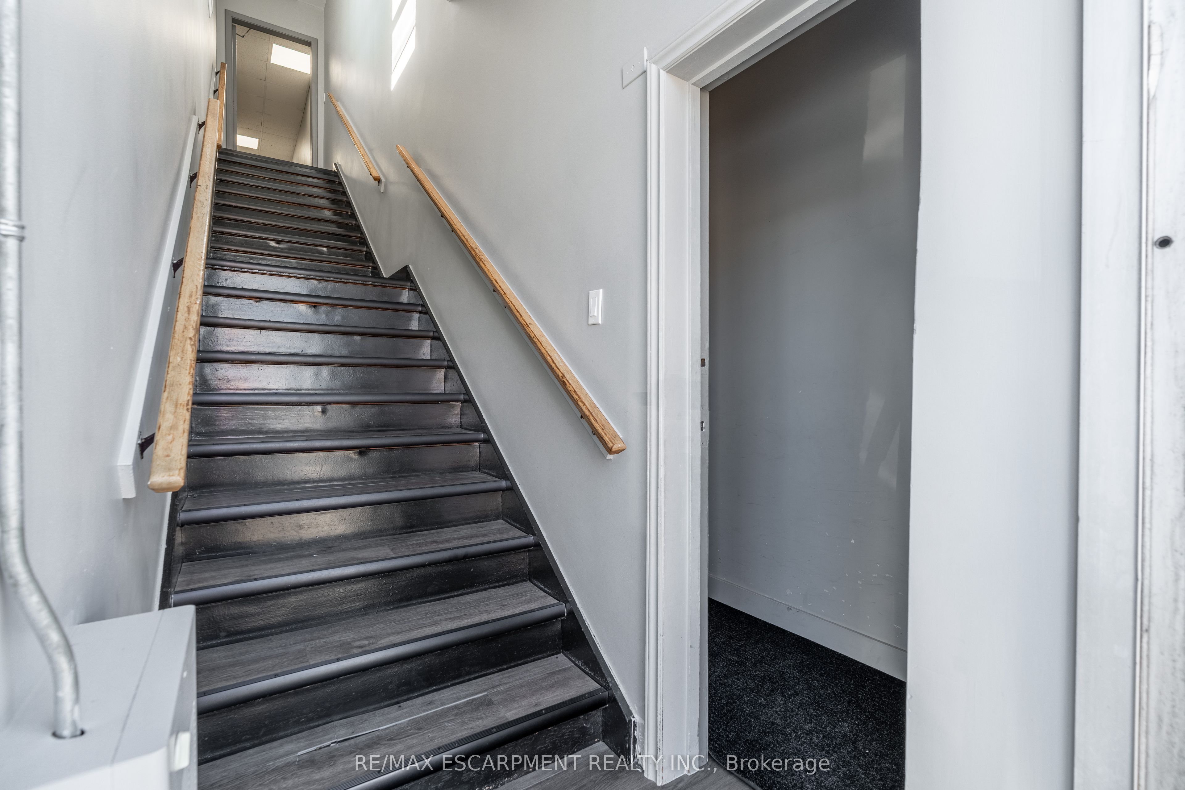 290 Queenston Road Property Photo 1