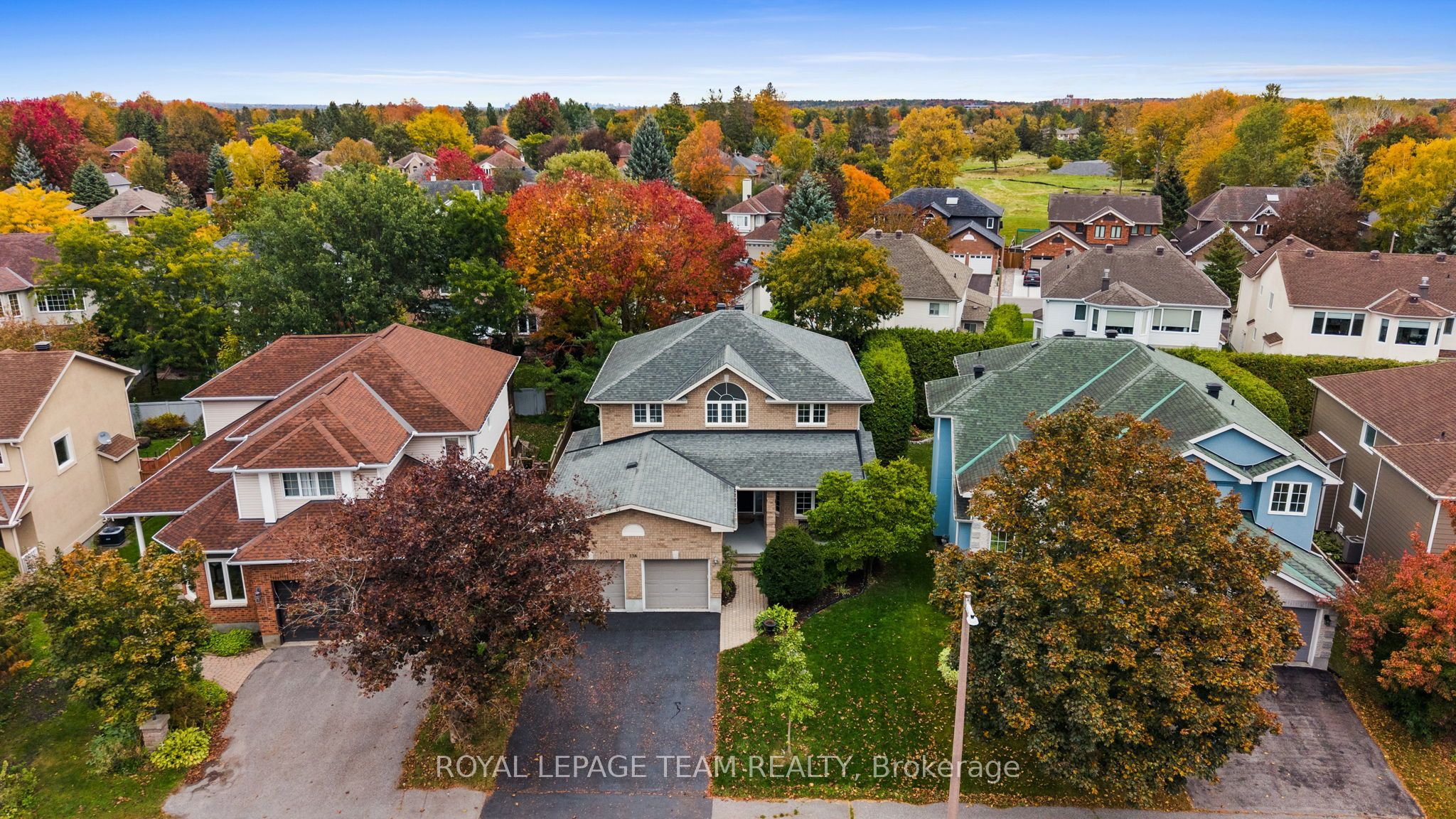 136 Shaughnessy Crescent Property Photo 1