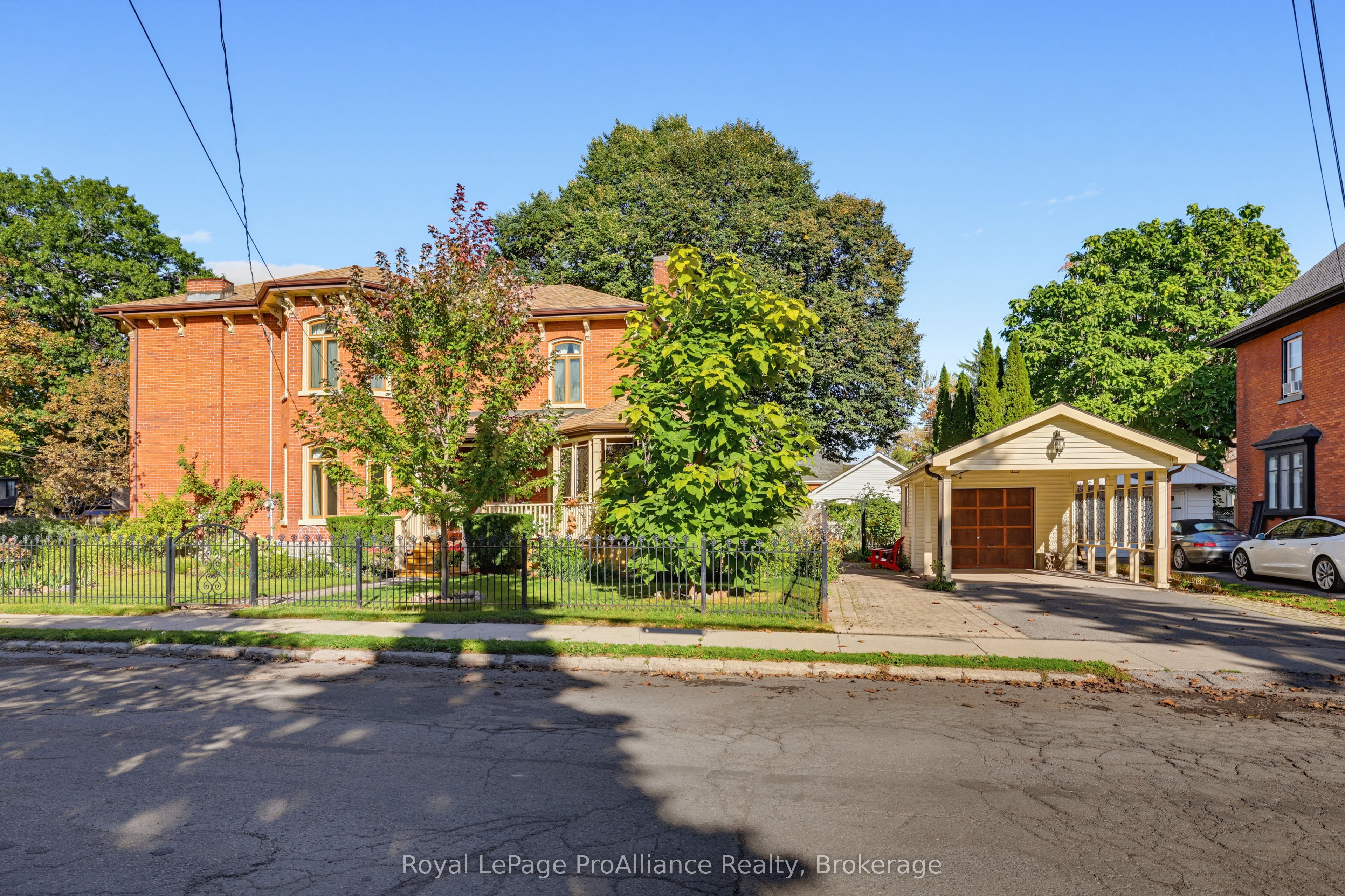 55 Queen Street Property Photo 5