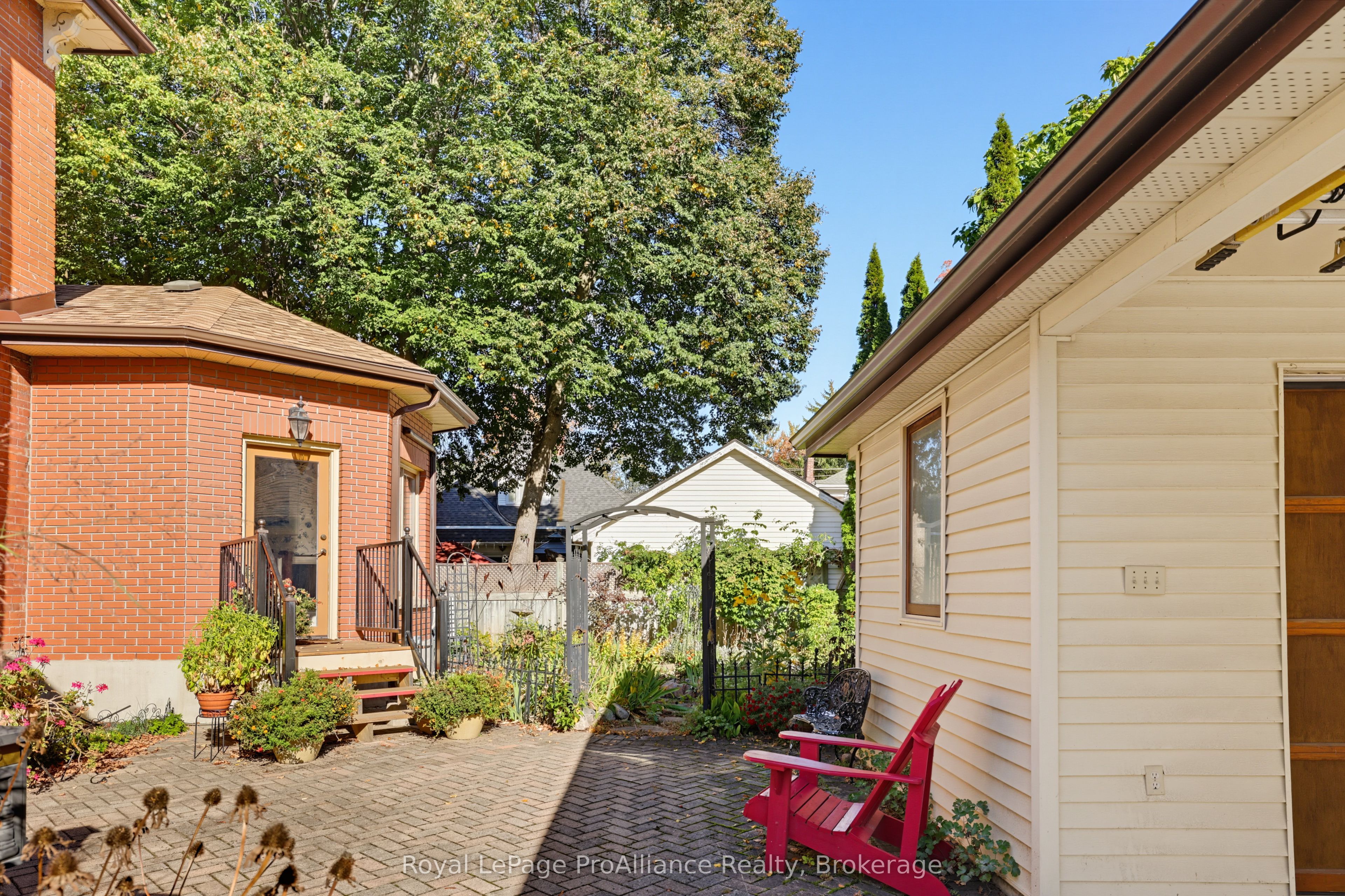 55 Queen Street Property Photo 43