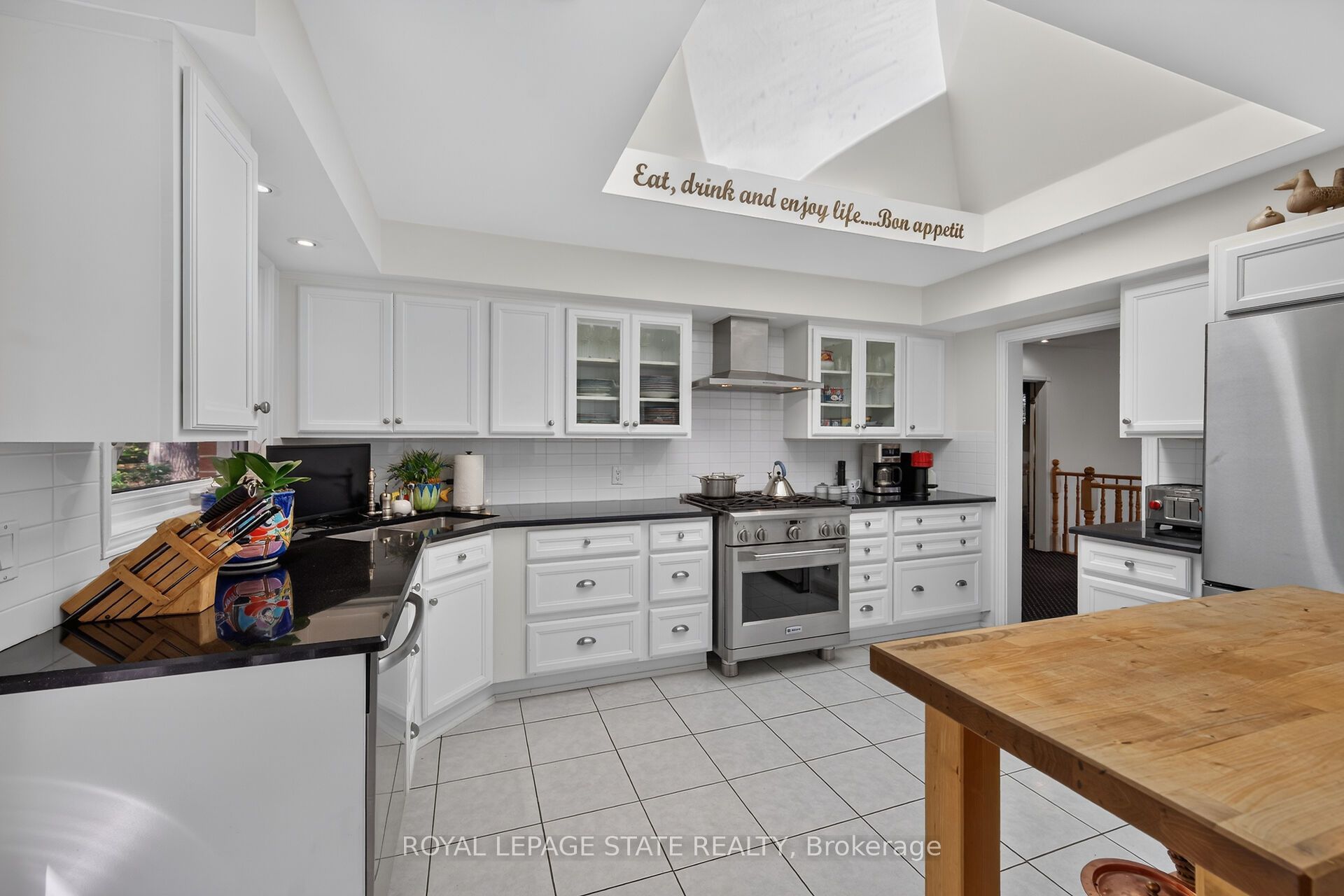 311 Golf Links Road Property Photo 8