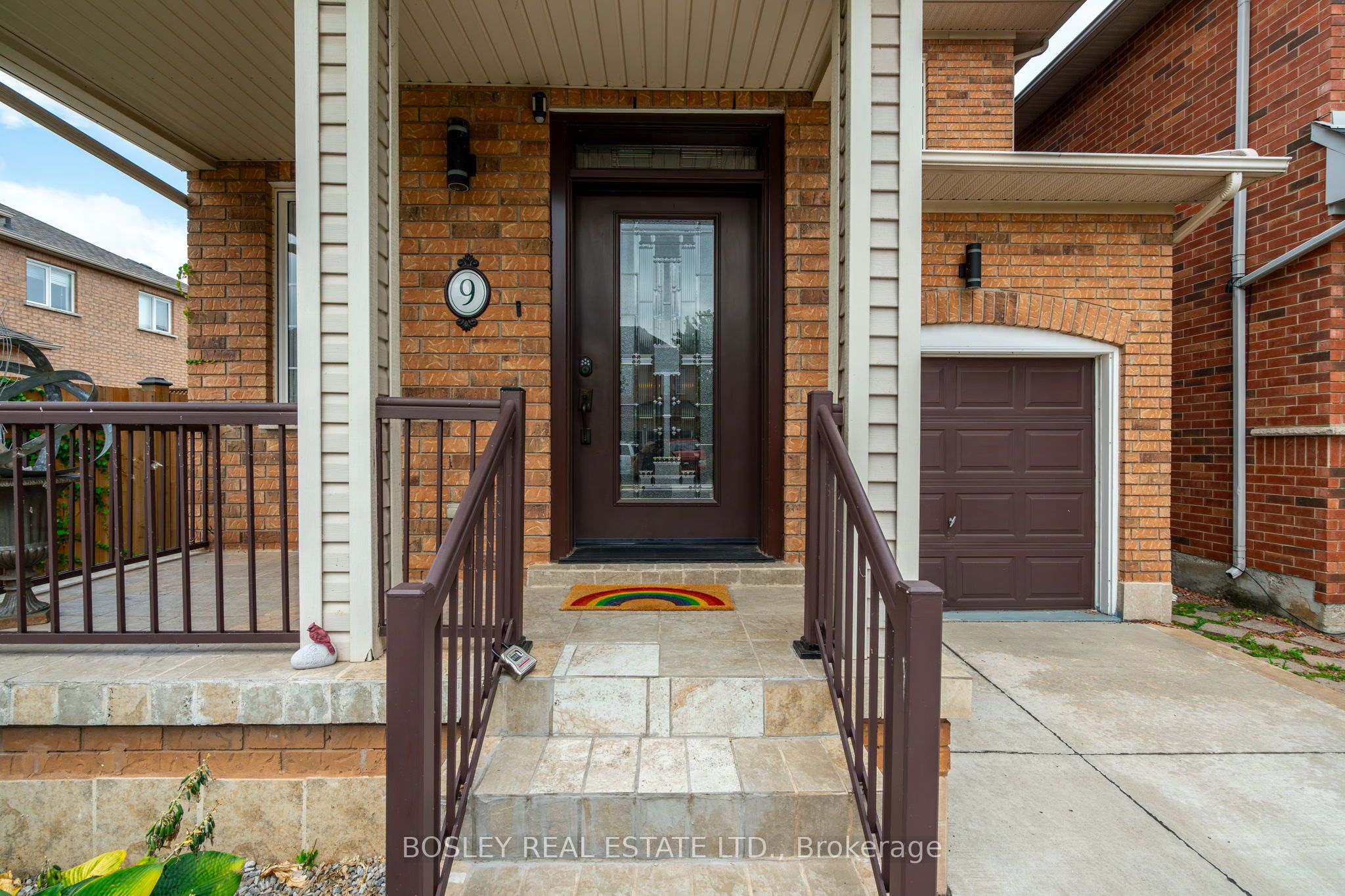 9 Dewsbury Way Property Photo 2